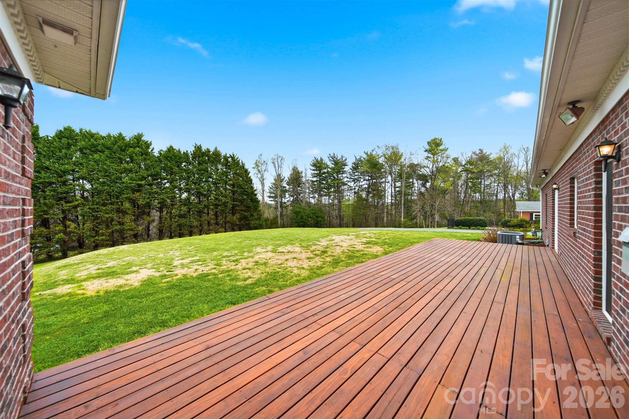 3330 Shamrock Heights Property Photo 10