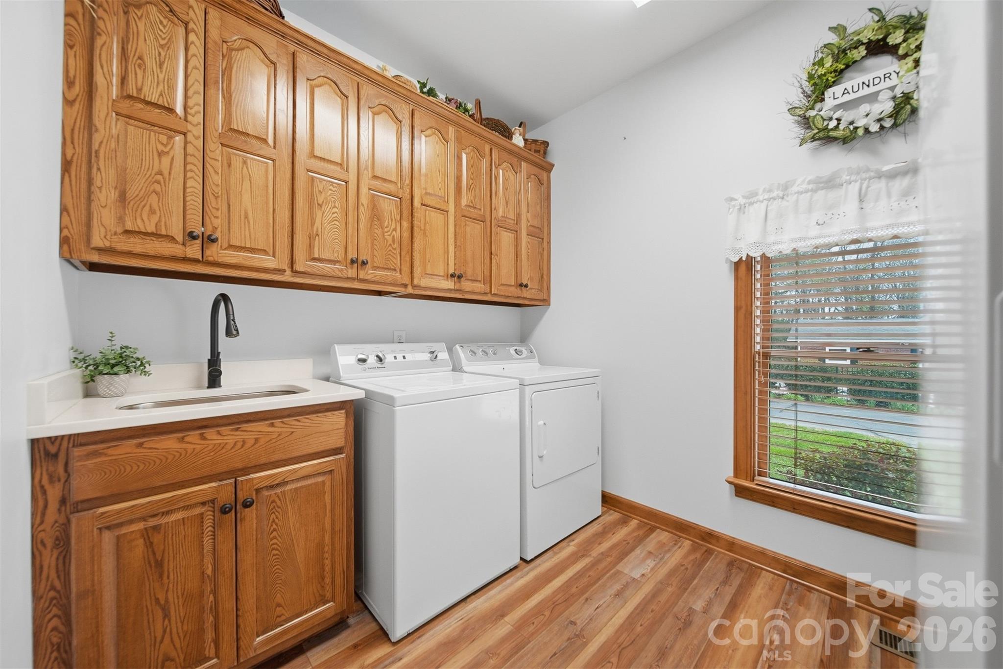 3330 Shamrock Heights Property Photo 14
