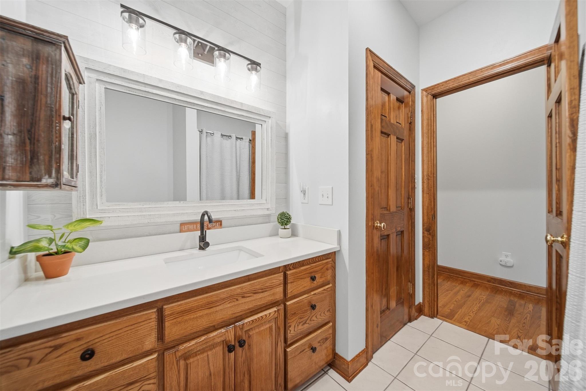 3330 Shamrock Heights Property Photo 15