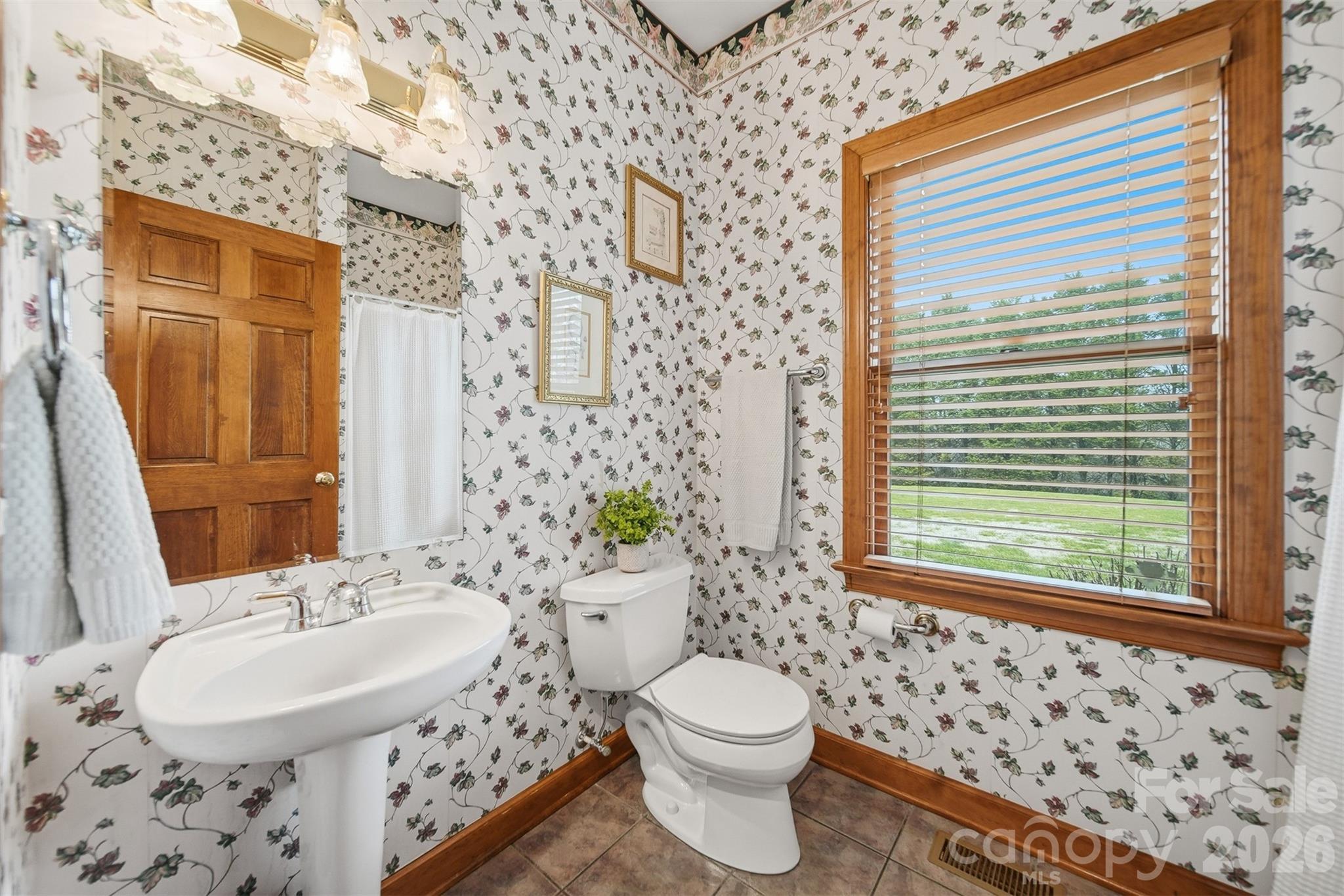 3330 Shamrock Heights Property Photo 16