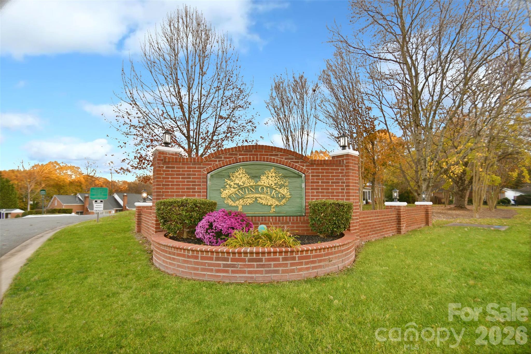 19968 Oak Leaf Circle Property Photo 2