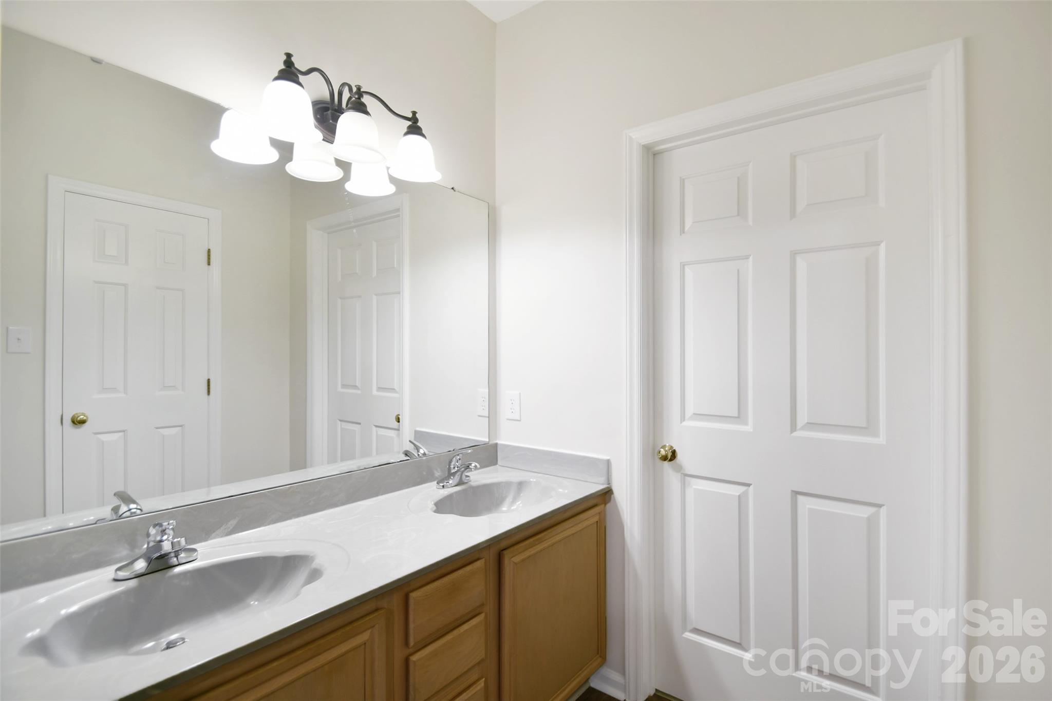 19968 Oak Leaf Circle Property Photo 9