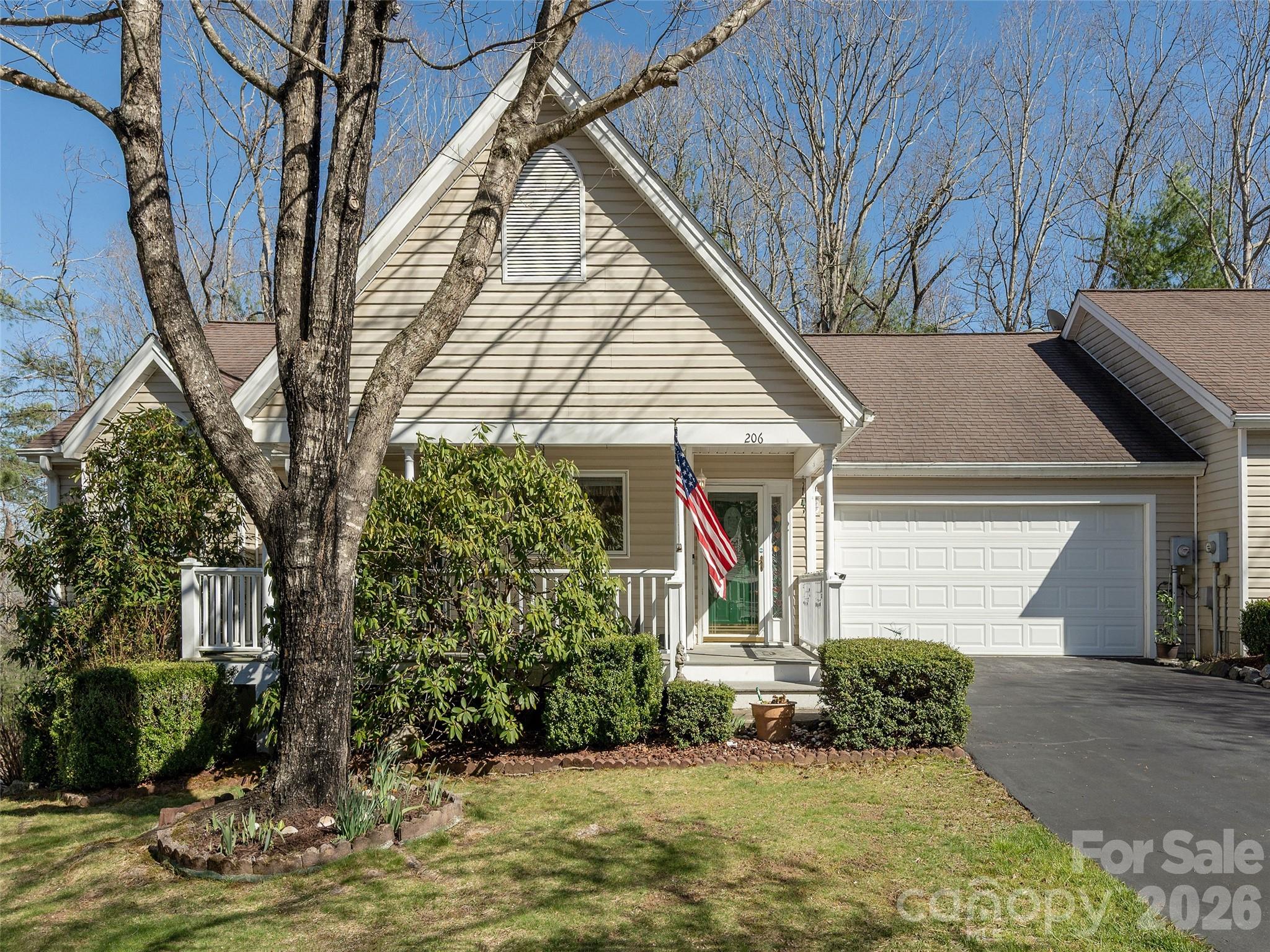 206 Black Oak Lane Property Photo 2