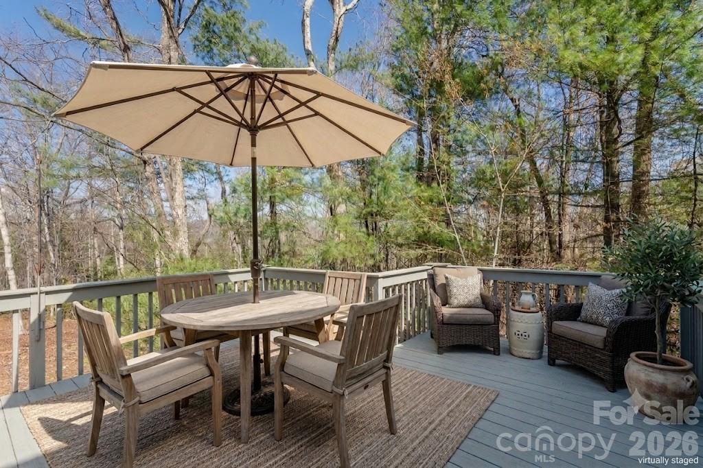 206 Black Oak Lane Property Photo 4