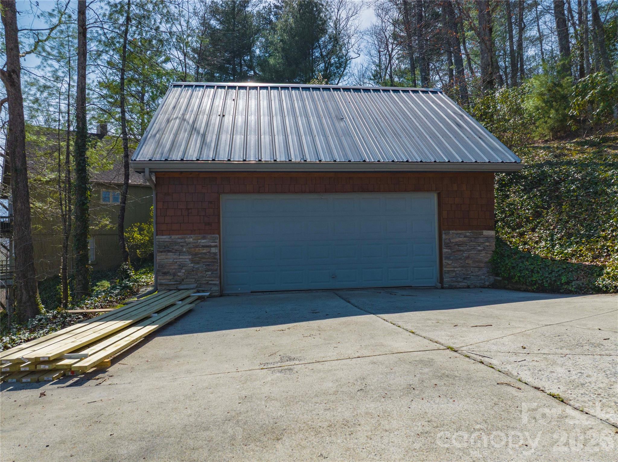 369 Deals Gap Road Property Photo 6