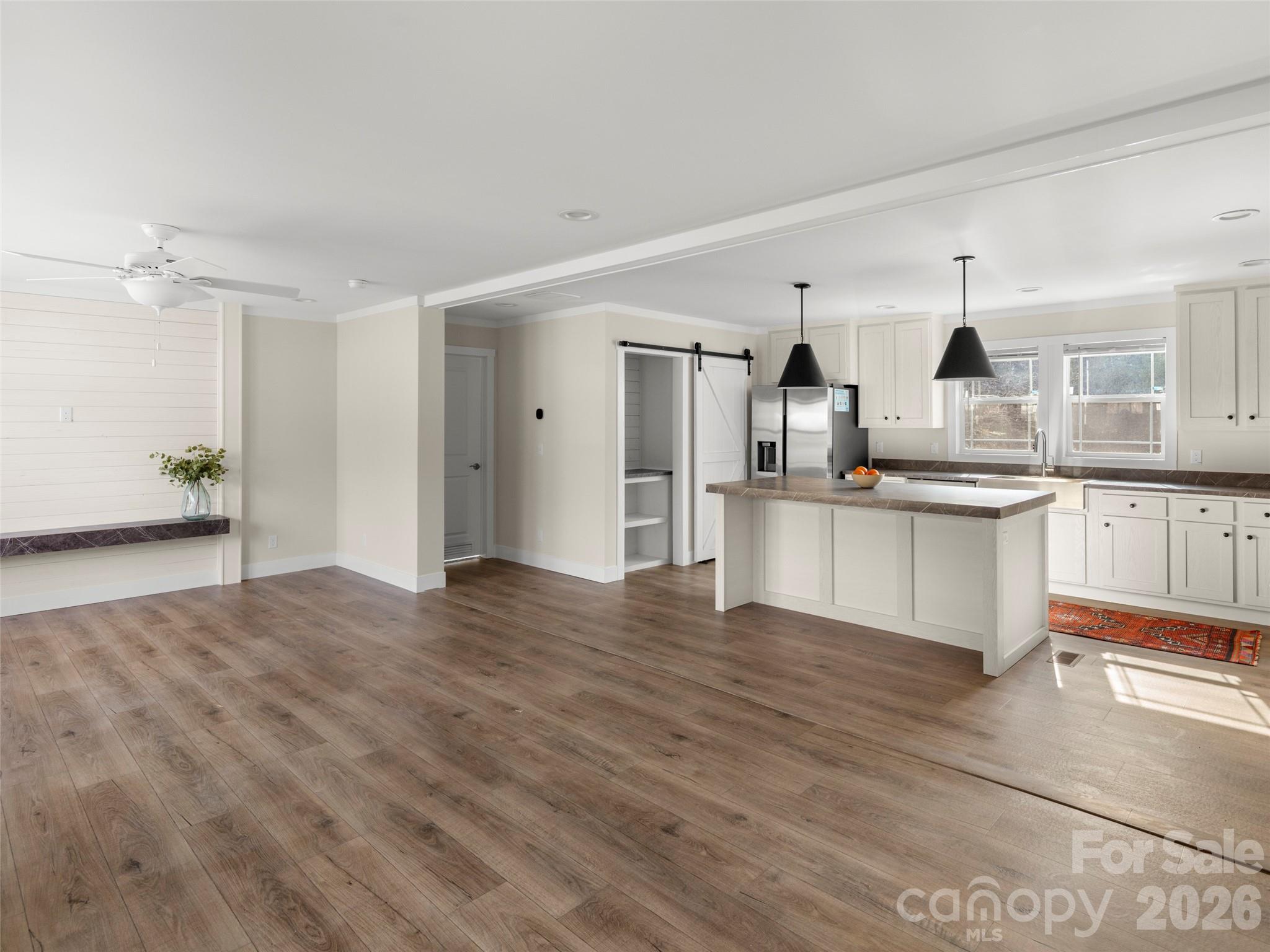 2095 Emmas Grove Road Property Photo 8