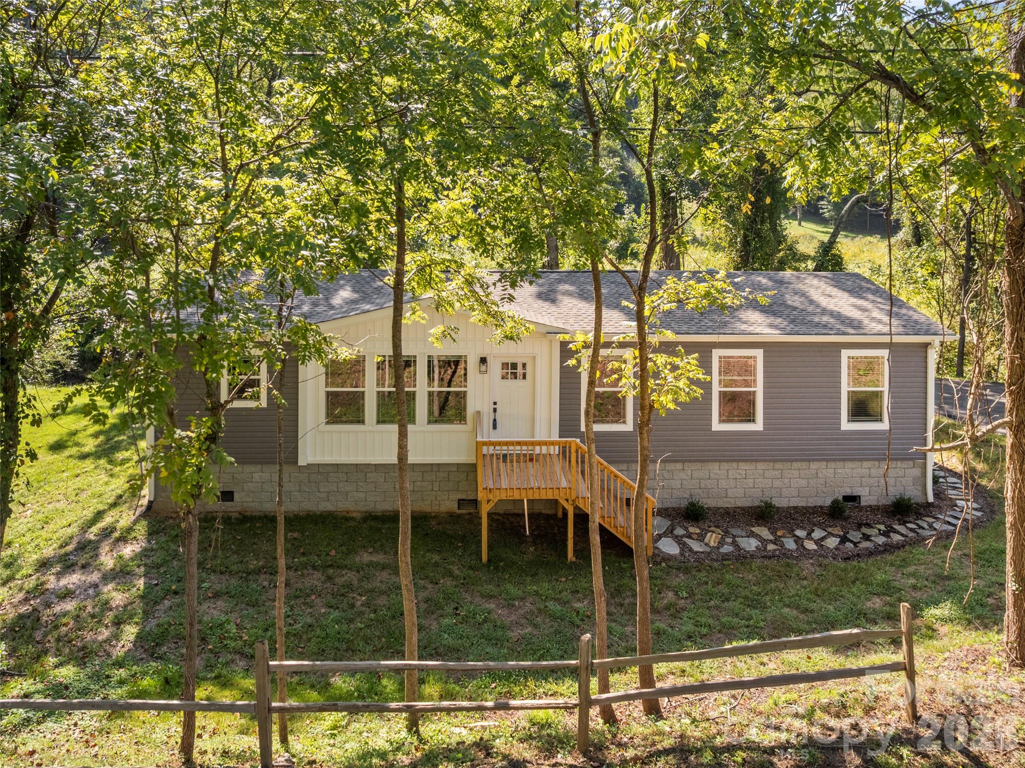 2095 Emmas Grove Road Property Photo 25