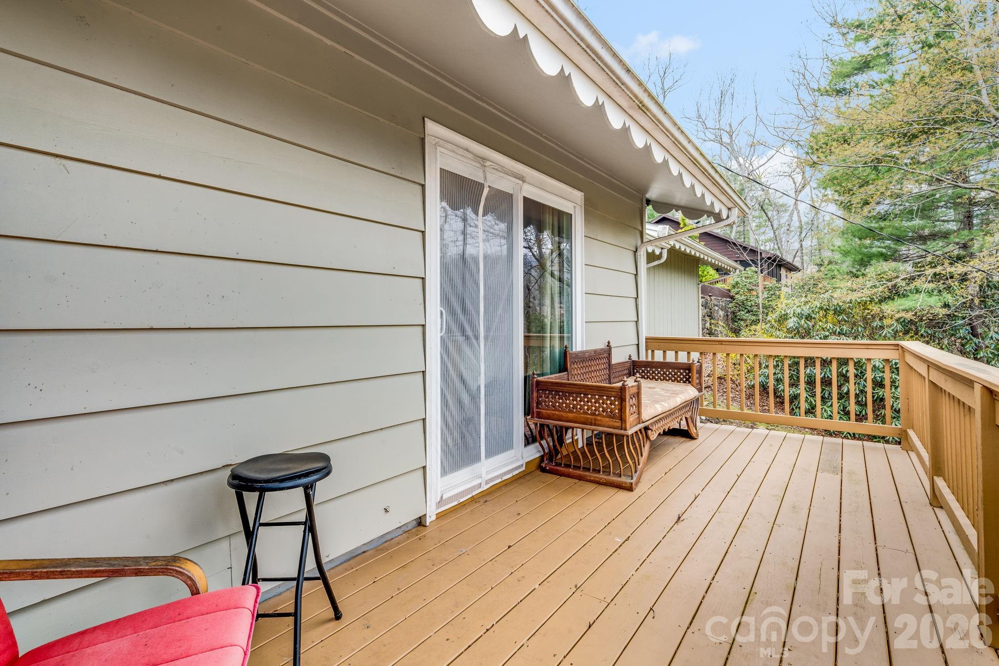 2203 Swiss Pine Lake Drive Property Photo 17