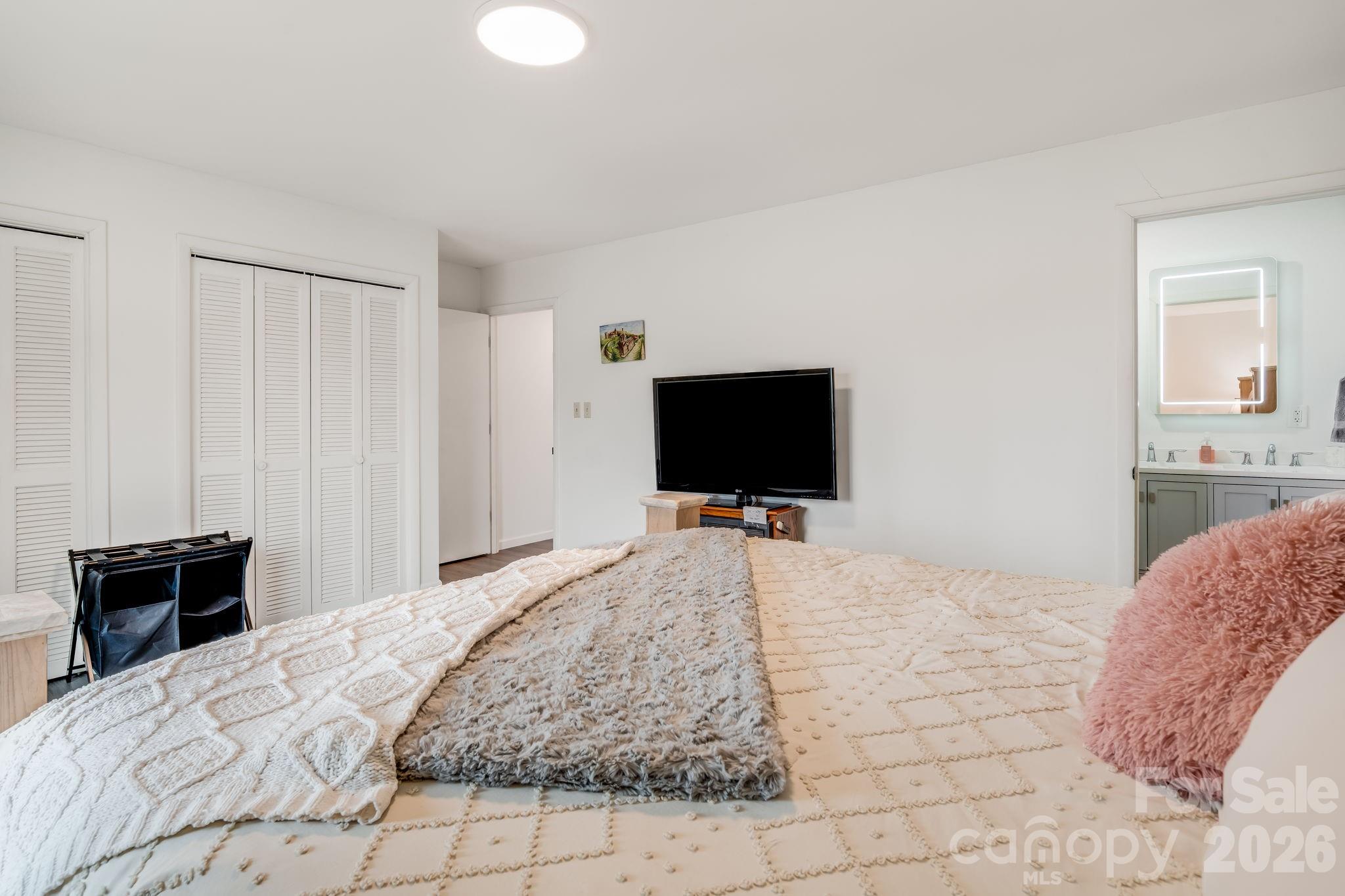 2203 Swiss Pine Lake Drive Property Photo 20