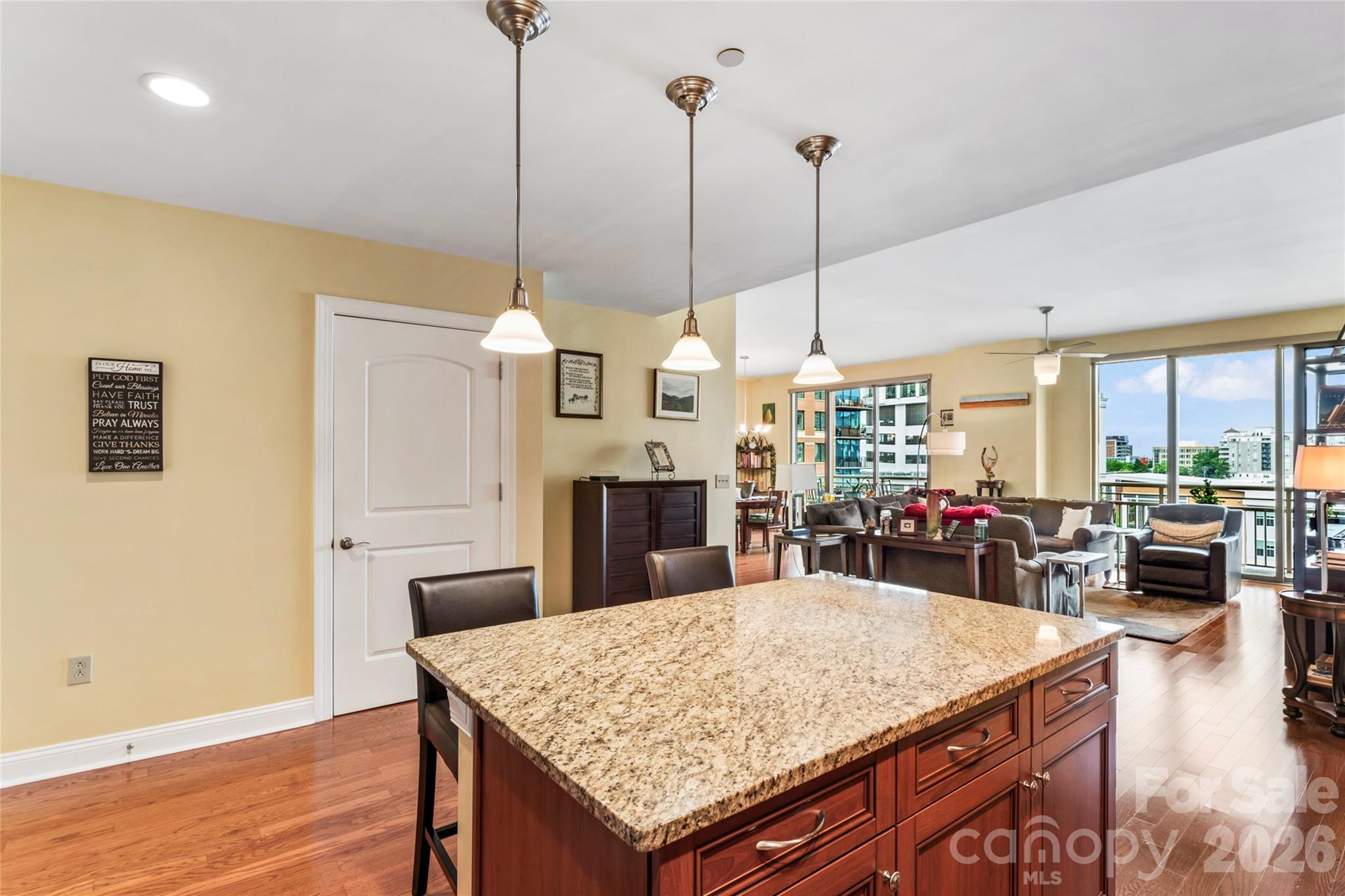 701 Royal Court 1007 Property Photo 10