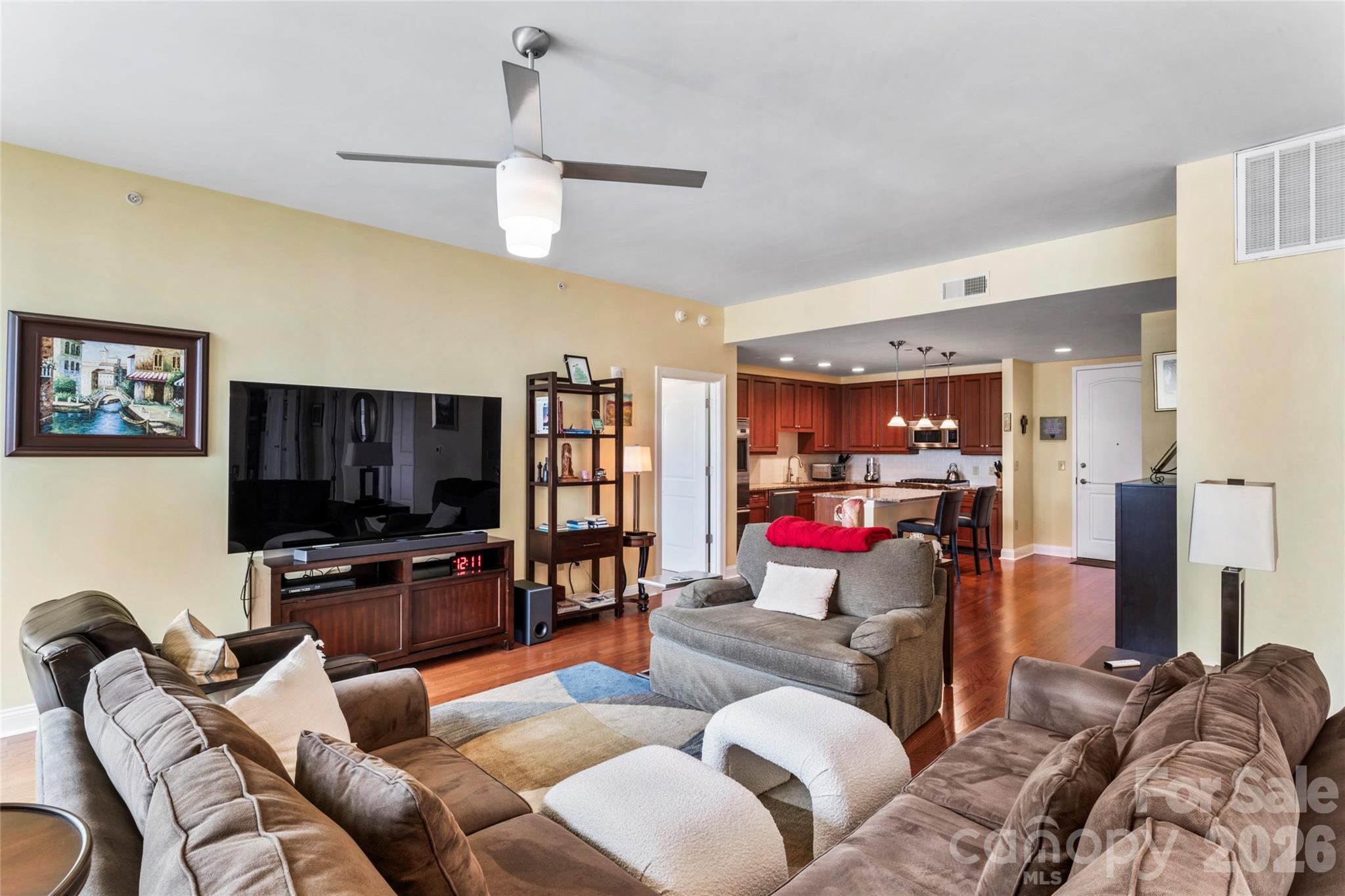 701 Royal Court 1007 Property Photo 14