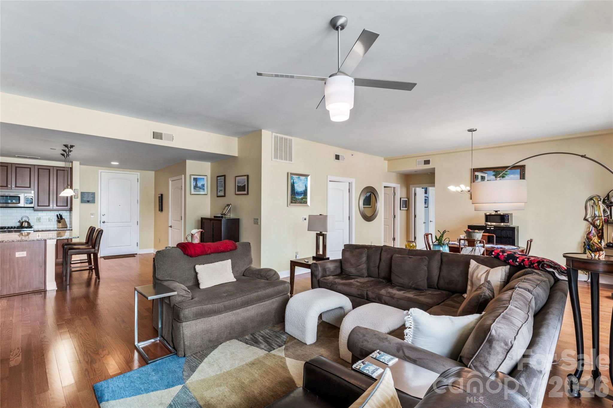 701 Royal Court 1007 Property Photo 16