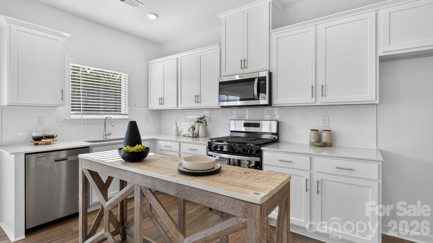 15119 Puffin Court Property Photo 10