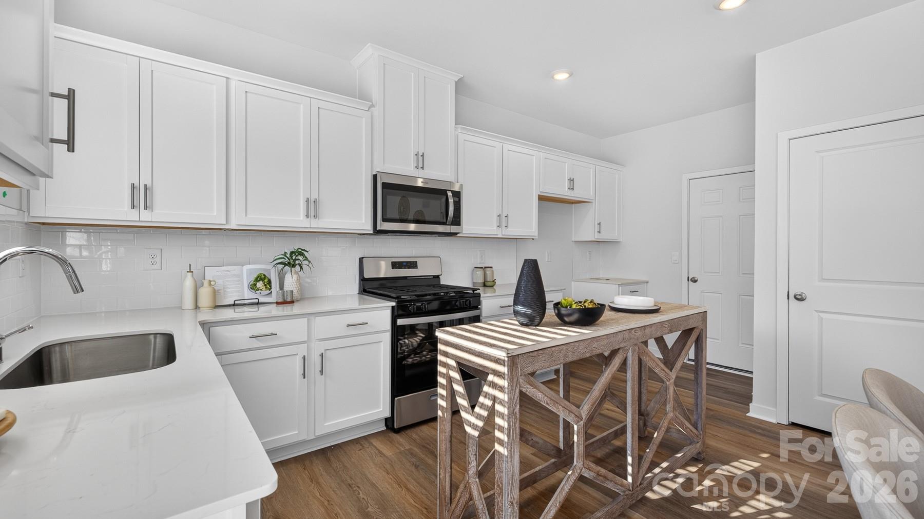 15119 Puffin Court Property Photo 12