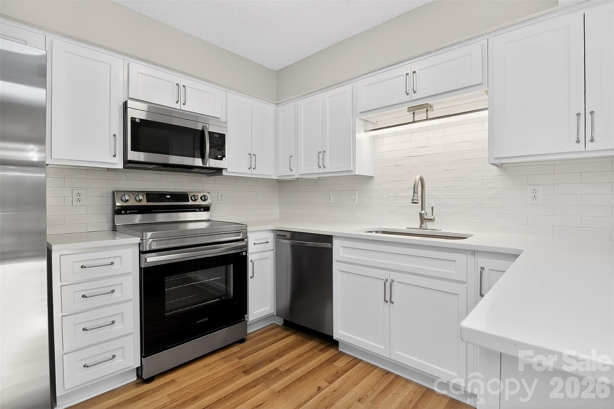 5862 Harris Grove Lane Property Photo 7