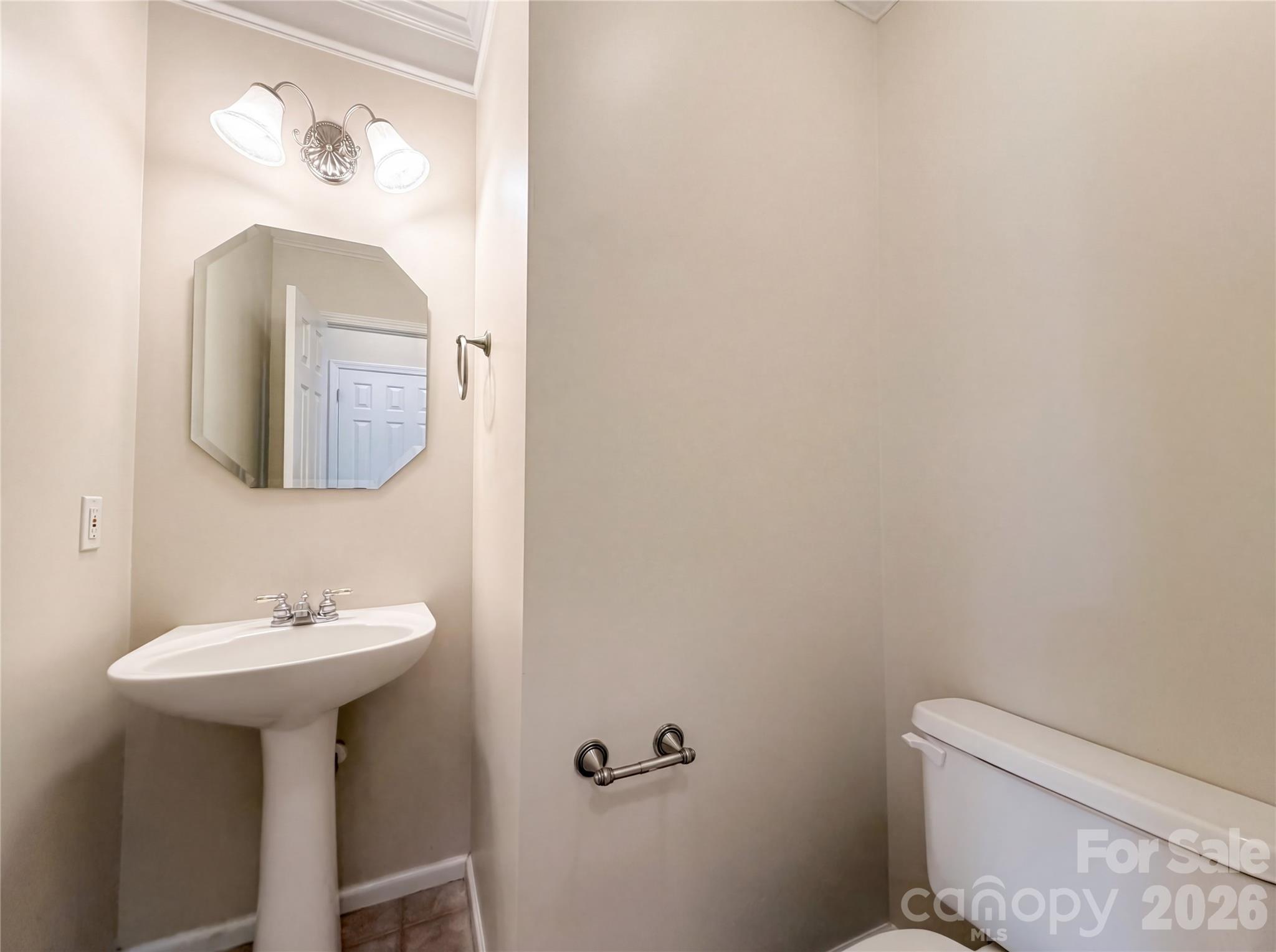 20224 Northport Drive Property Photo 9