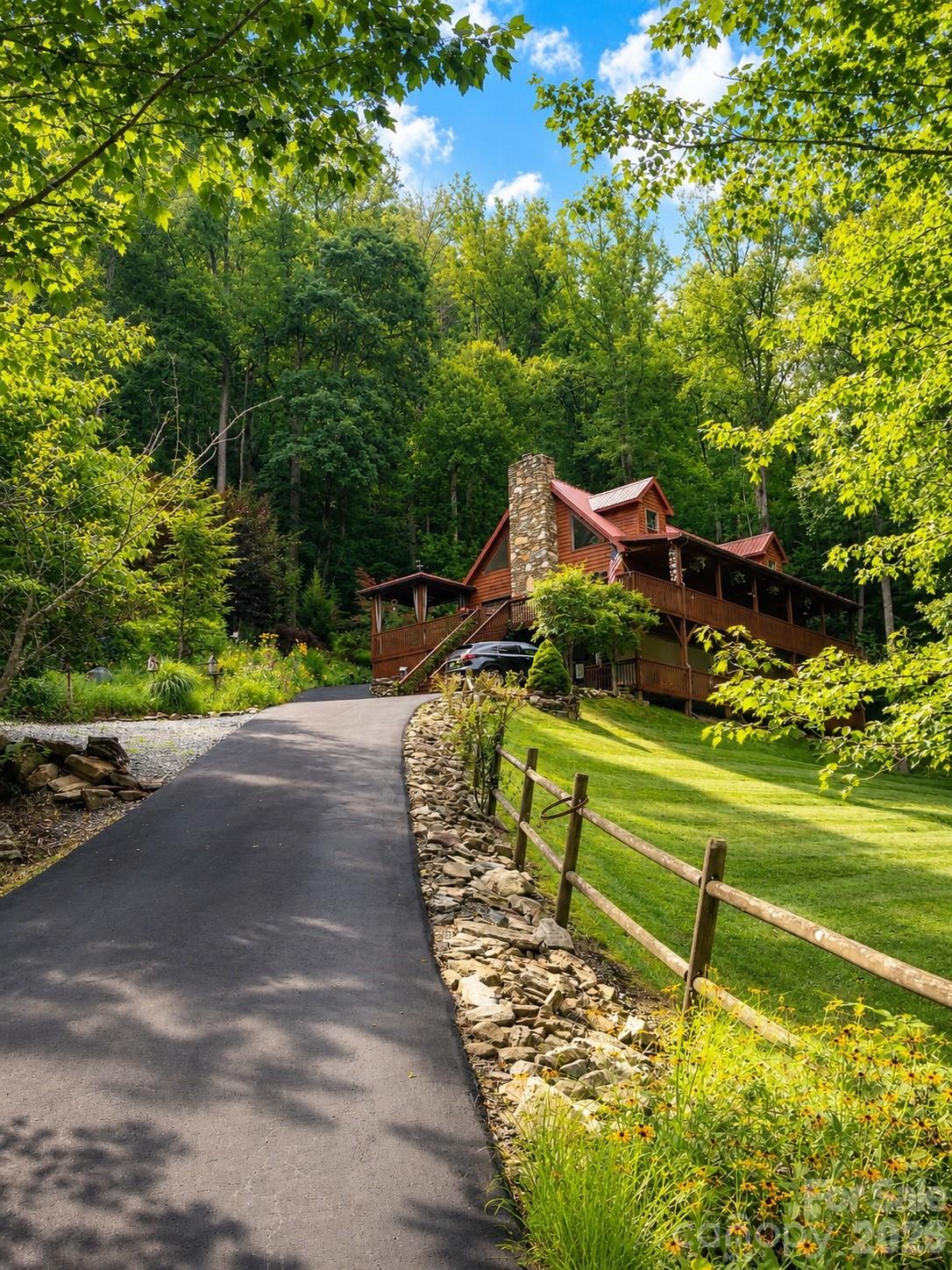 420 Chimney Rock Drive Property Photo 3