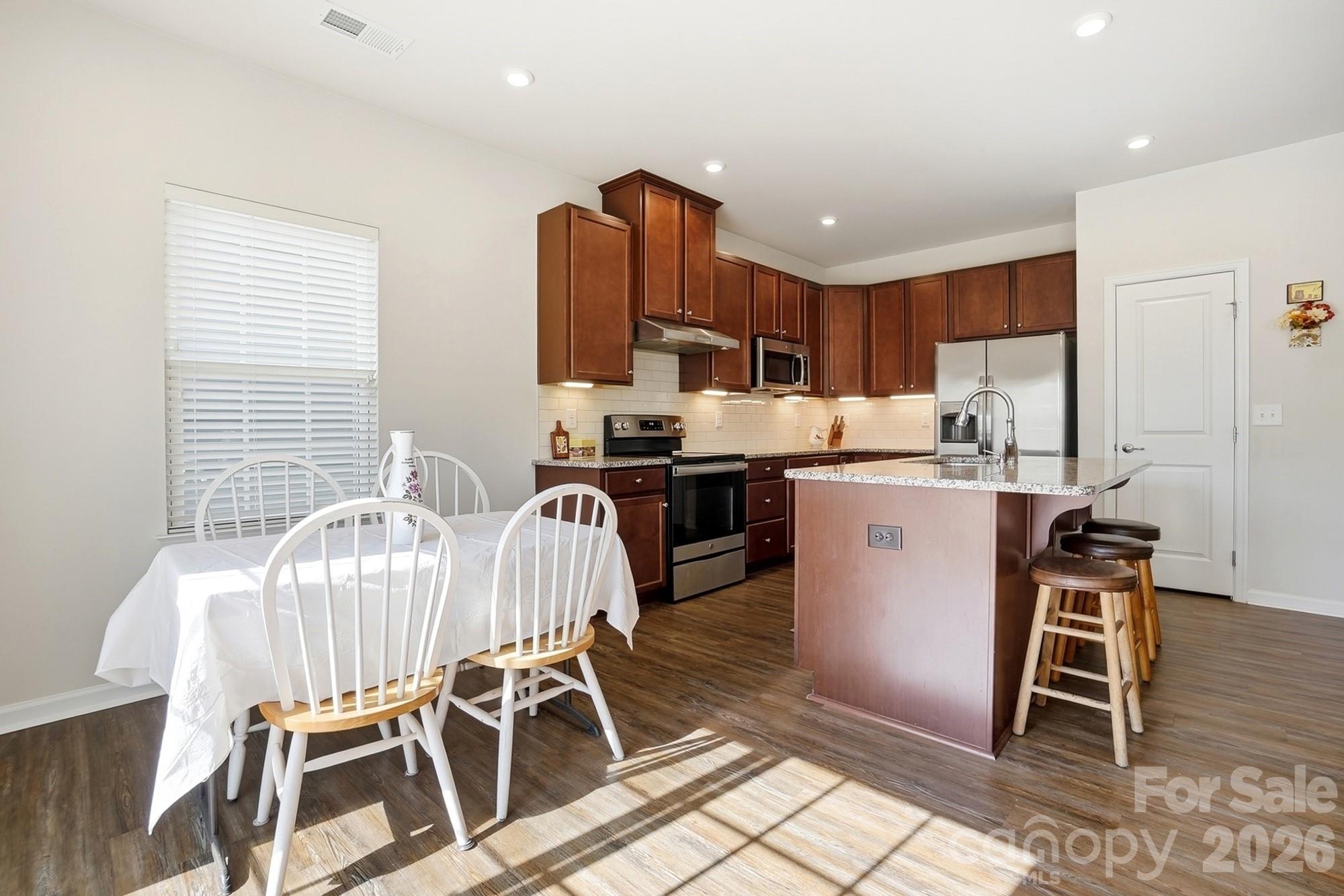 1842 Slippery Rock Lane Property Photo 6