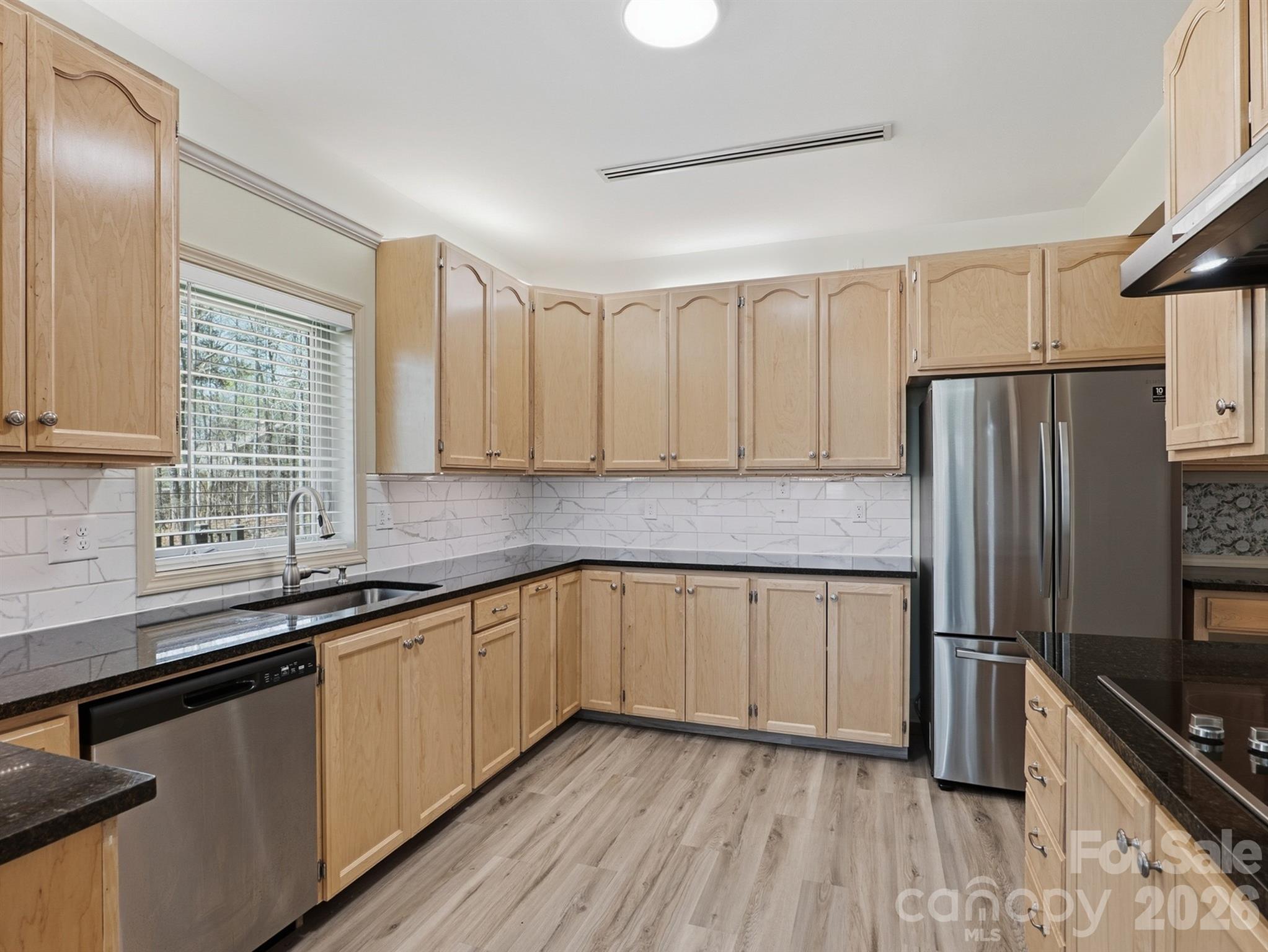 8128 Cane Pointe Lane Property Photo 4