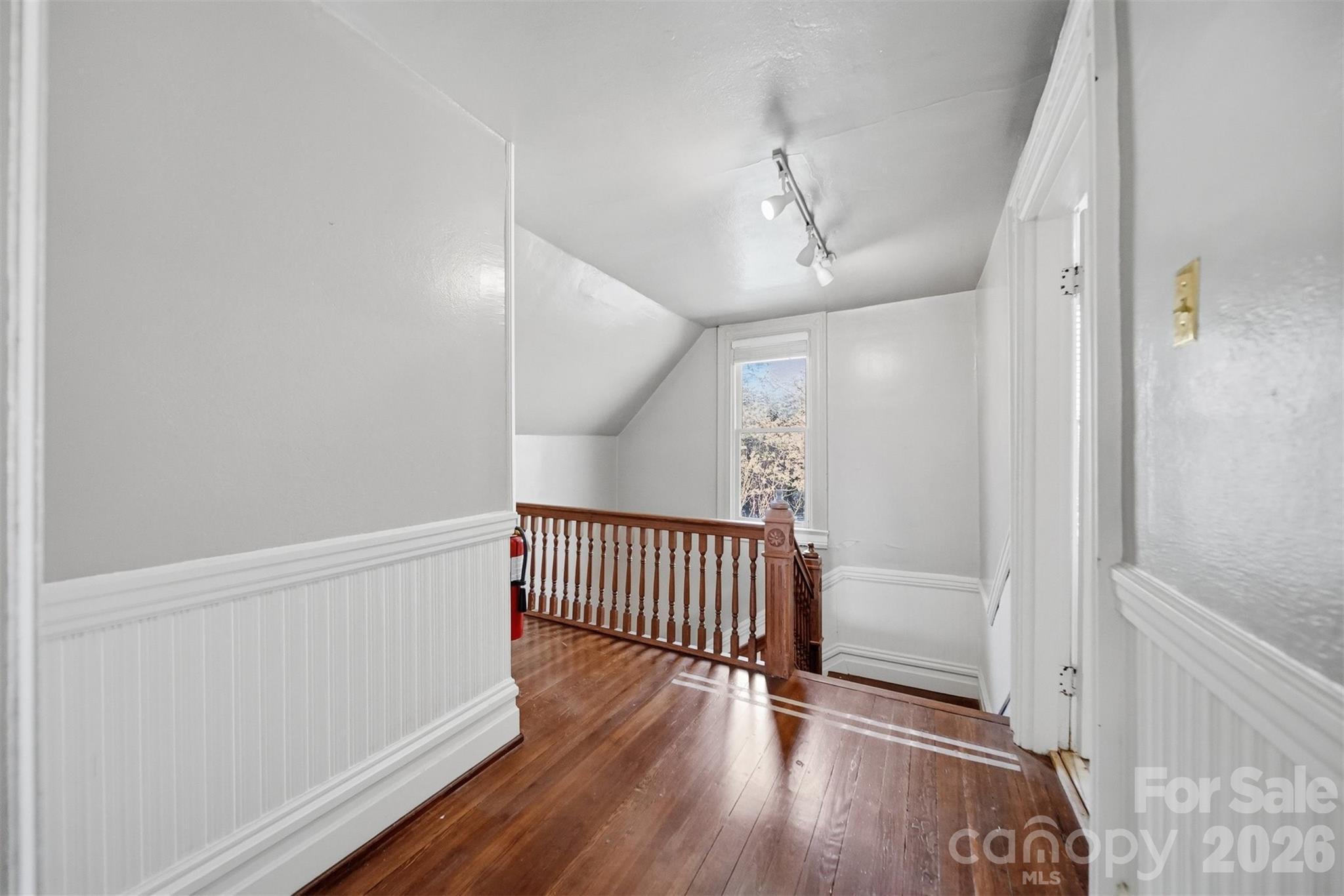 121 5th Avenue Property Photo 19