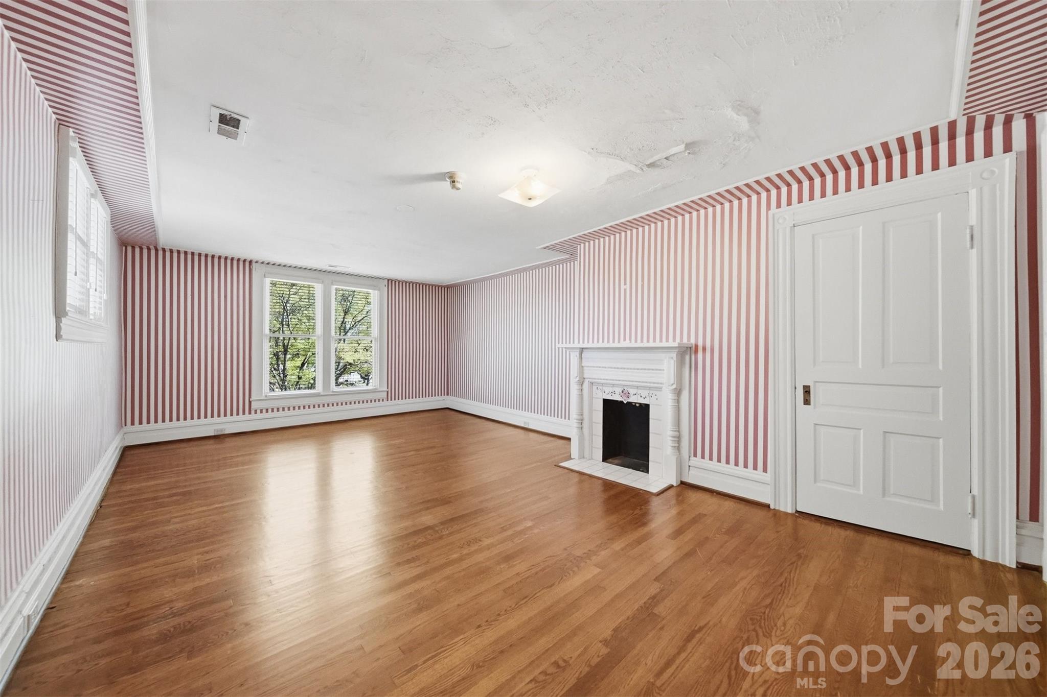 121 5th Avenue Property Photo 28