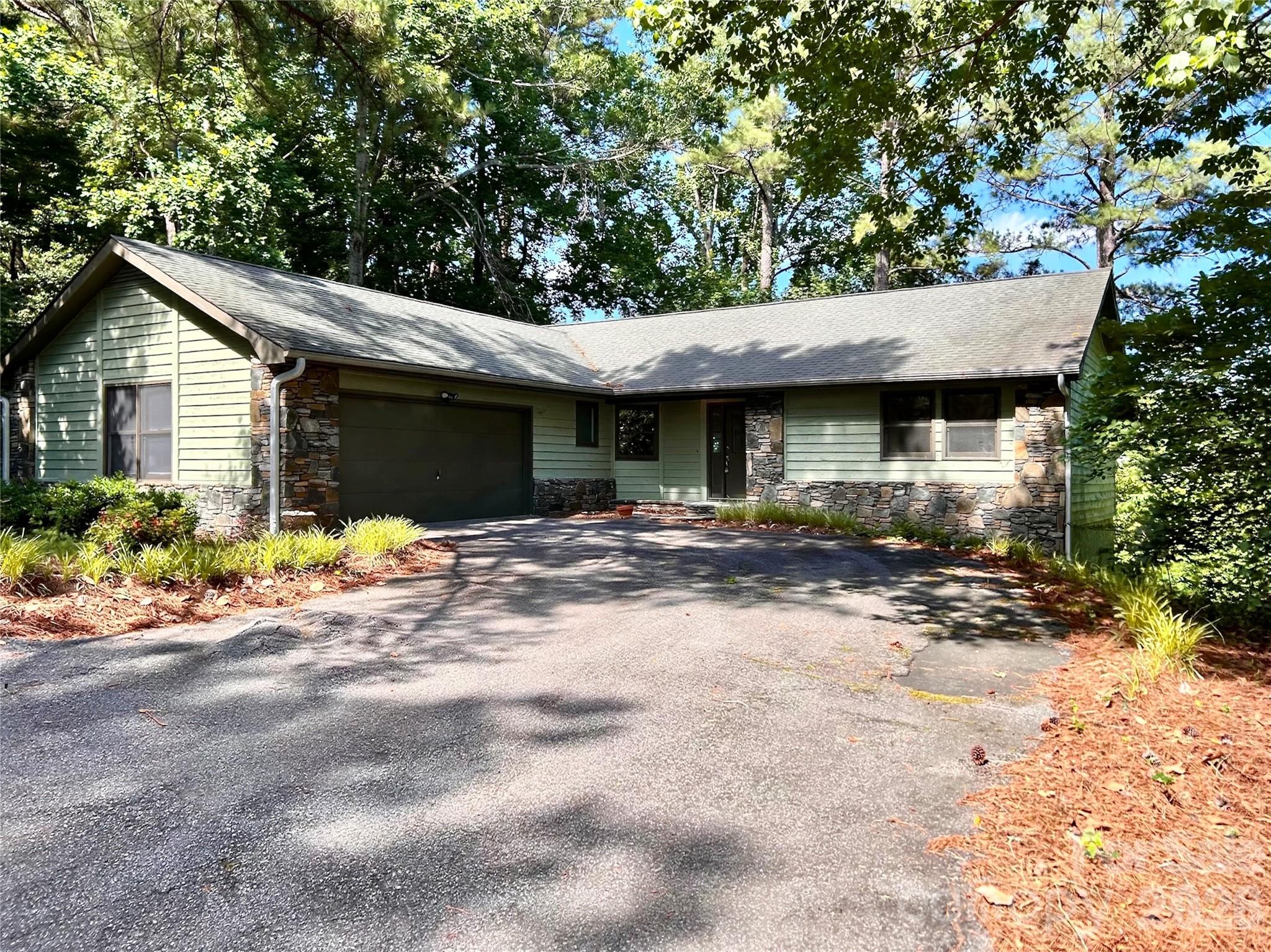 225 Sheepnose Drive Property Photo 1