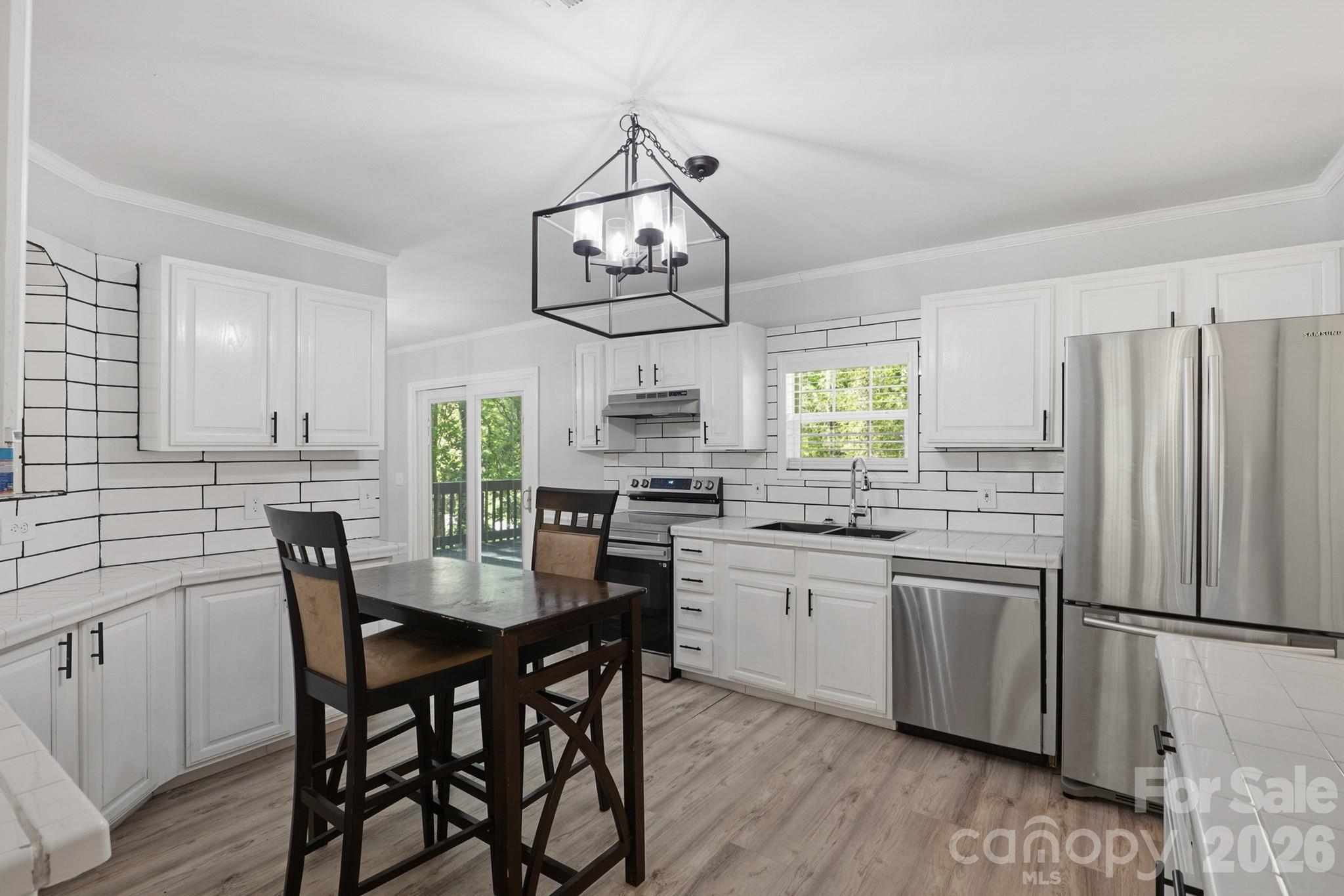 116 Springdale Drive Property Photo 6