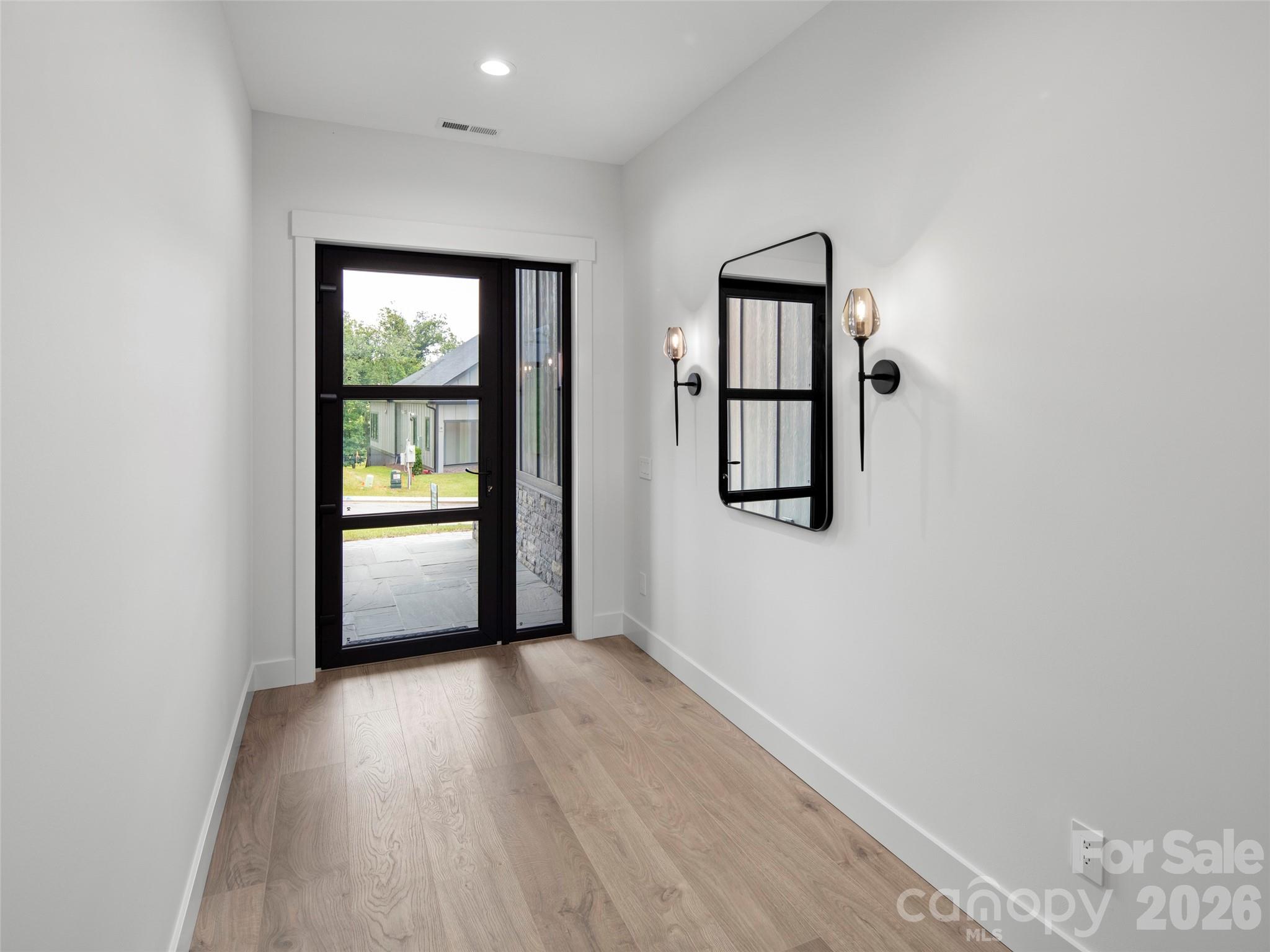 504 Blue River Drive Property Photo 3