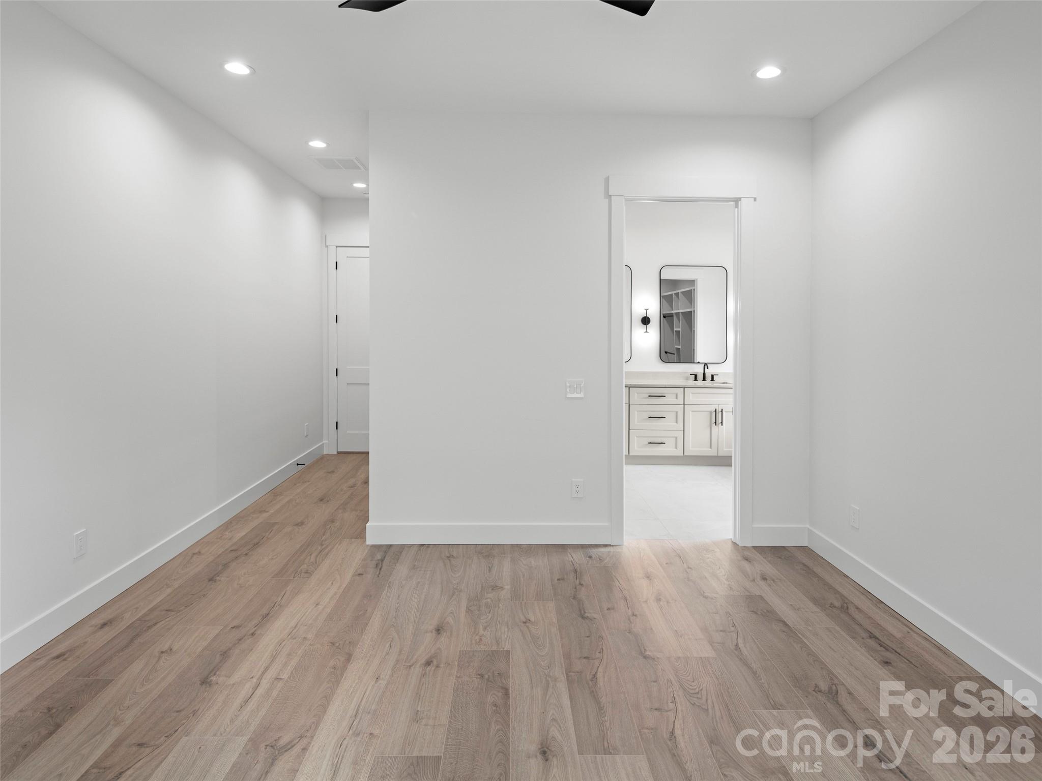 504 Blue River Drive Property Photo 17