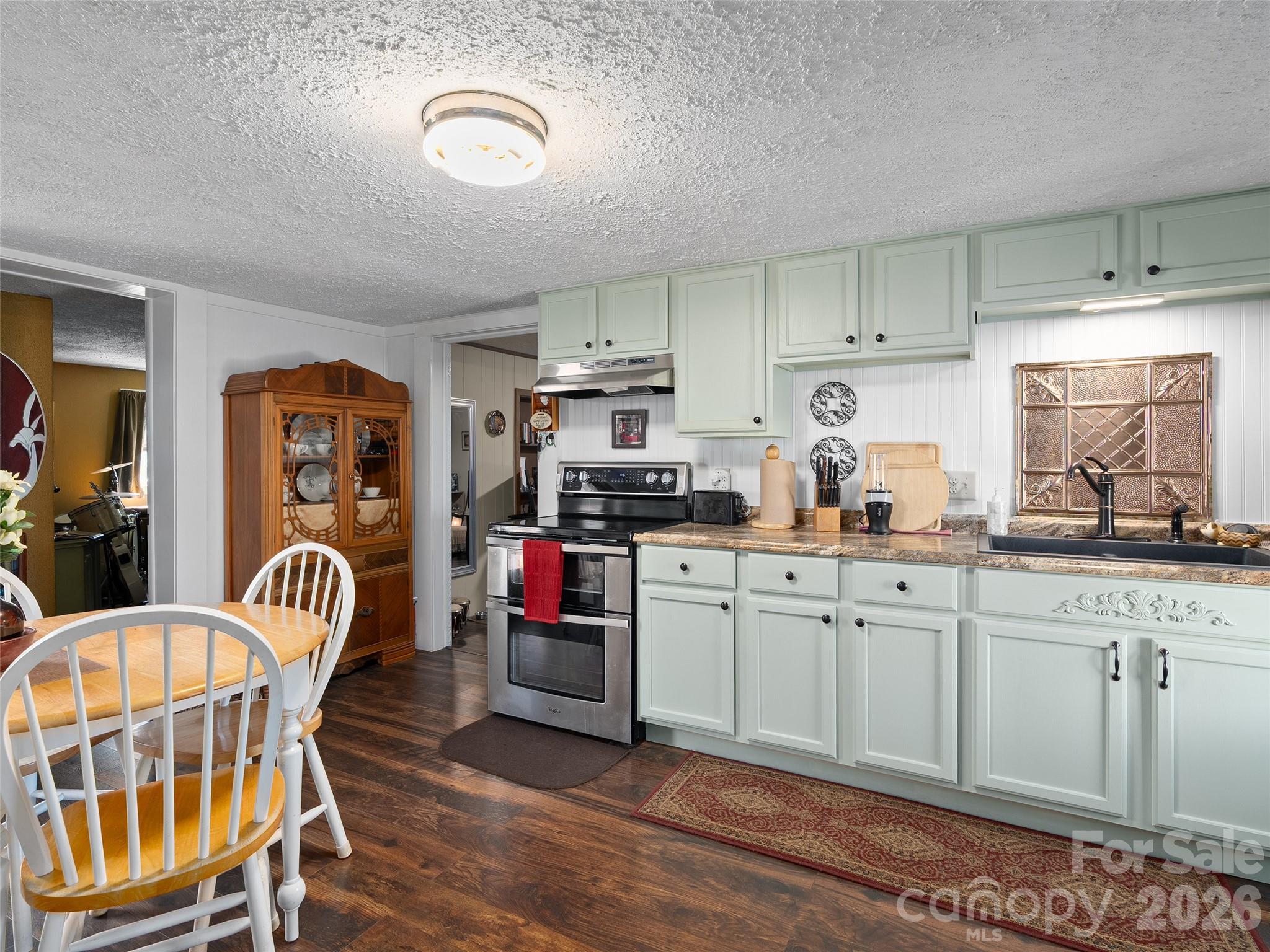 19 Mingus Street Property Photo 14