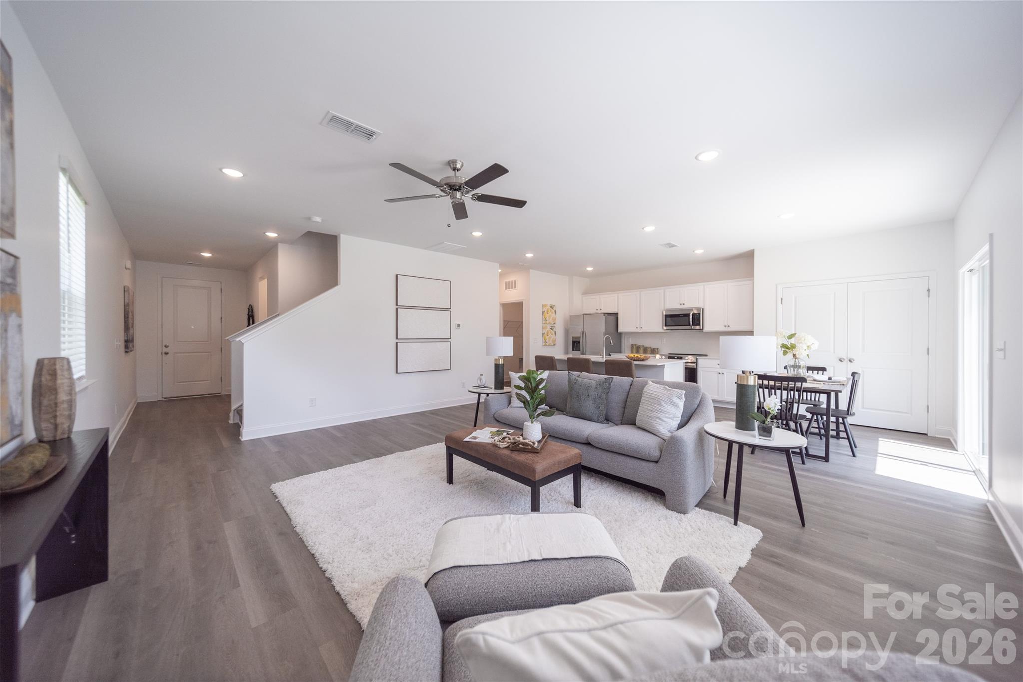 4994 Twin River Drive Property Photo 4