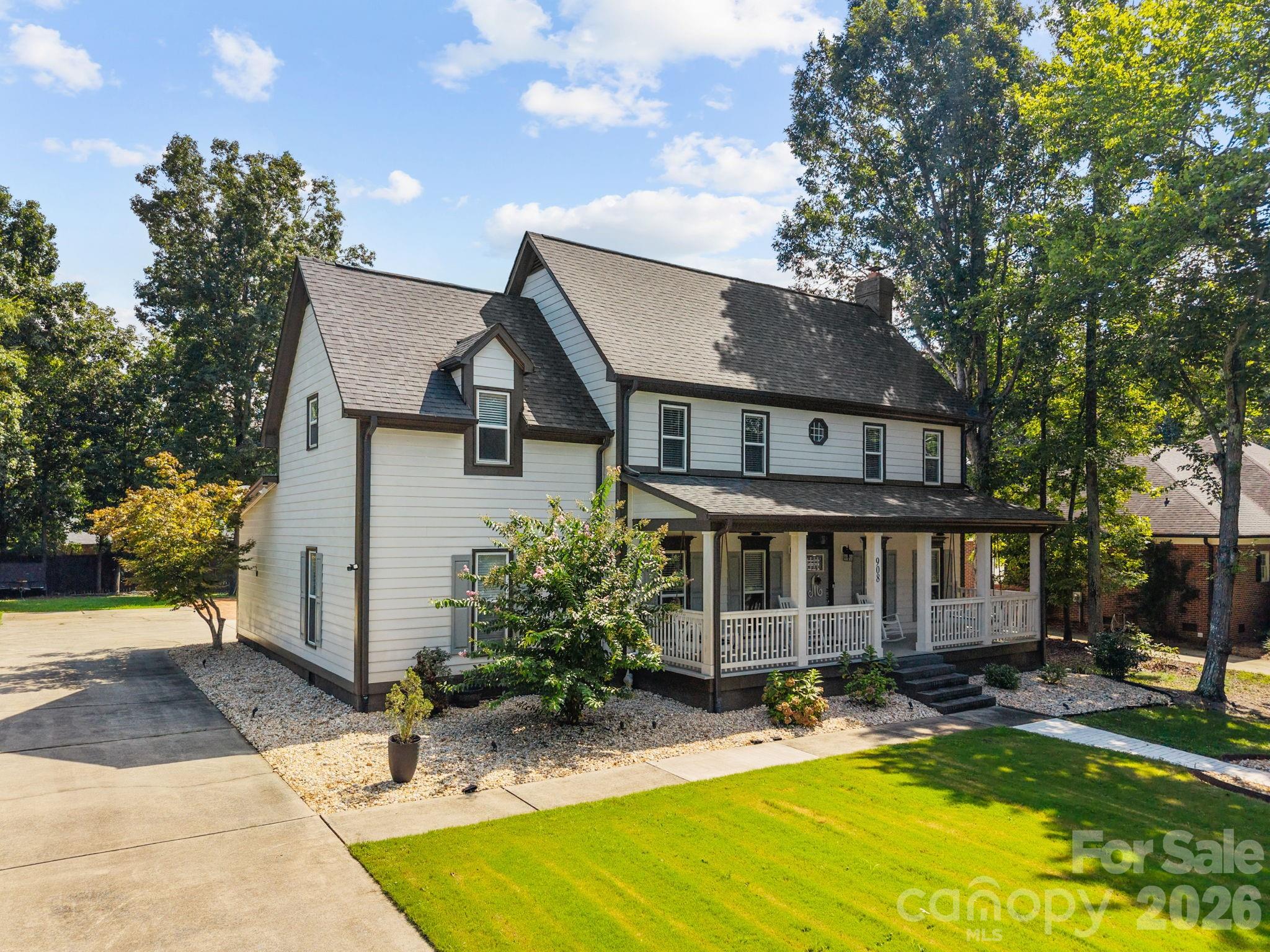 908 Woodhurst Drive Property Photo 1
