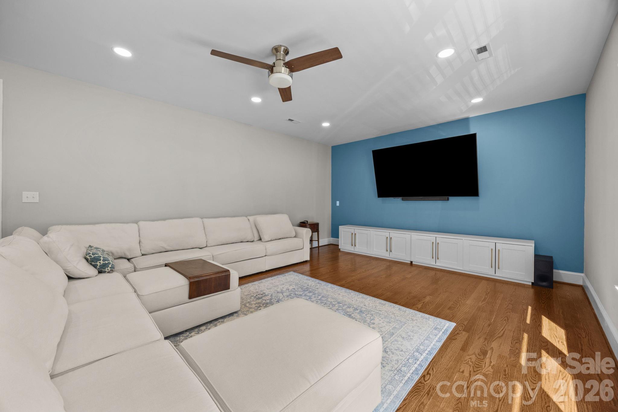 908 Woodhurst Drive Property Photo 12