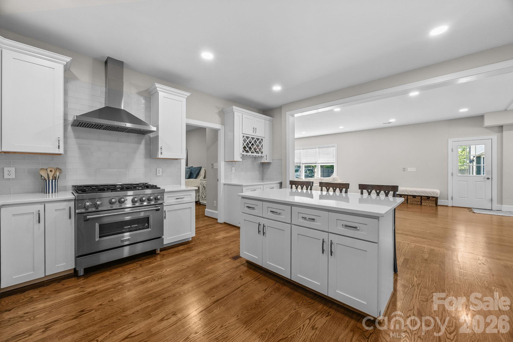 908 Woodhurst Drive Property Photo 17