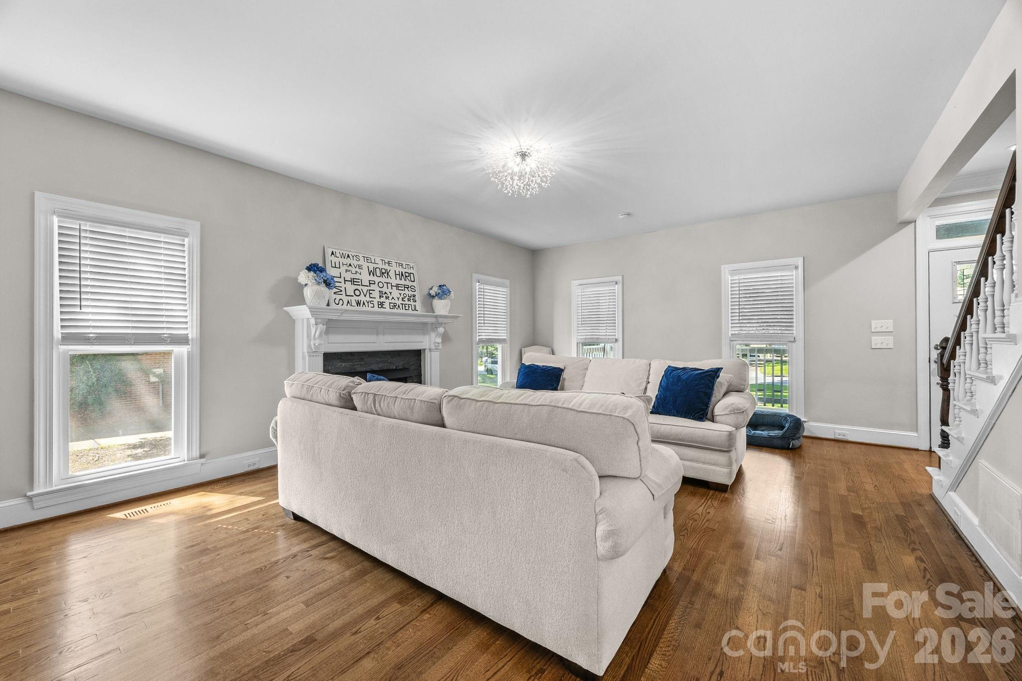 908 Woodhurst Drive Property Photo 21