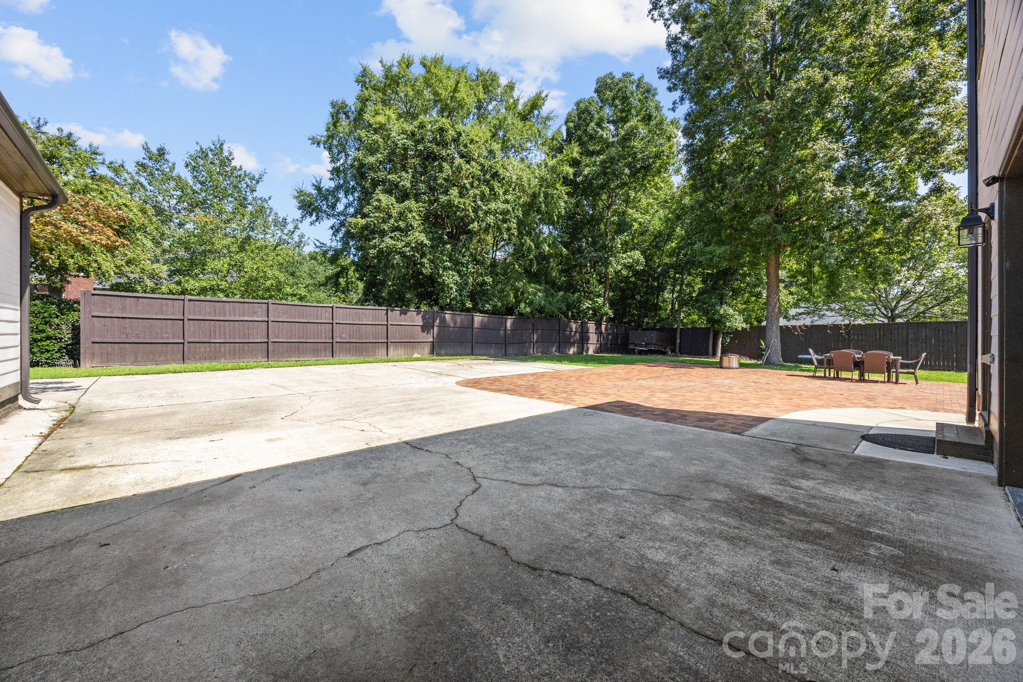 908 Woodhurst Drive Property Photo 45