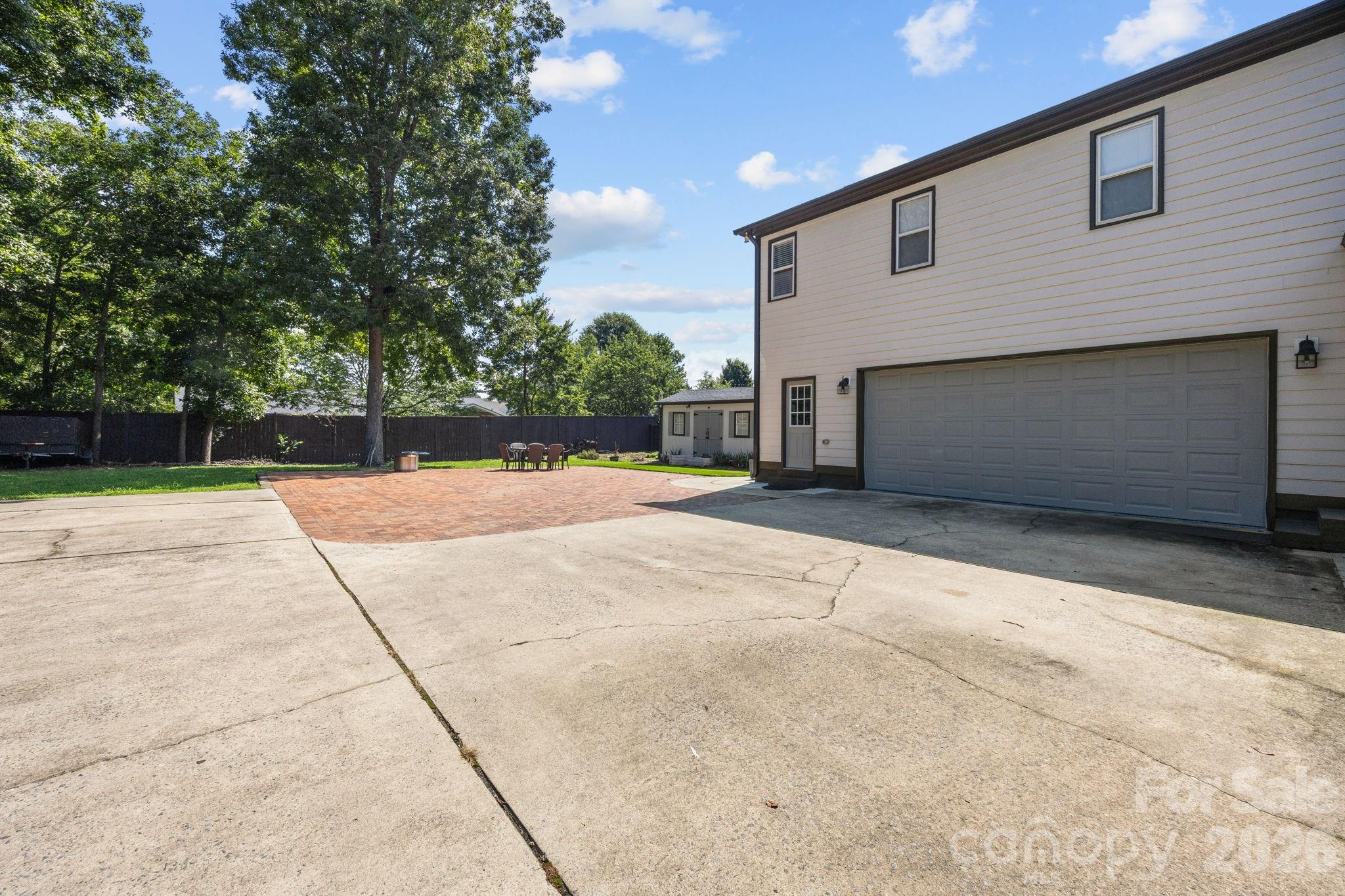 908 Woodhurst Drive Property Photo 46