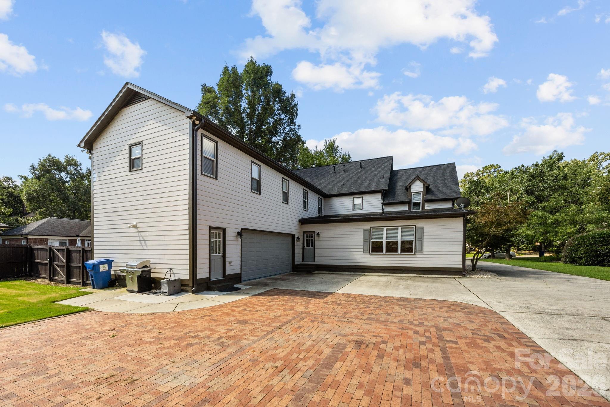 908 Woodhurst Drive Property Photo 47