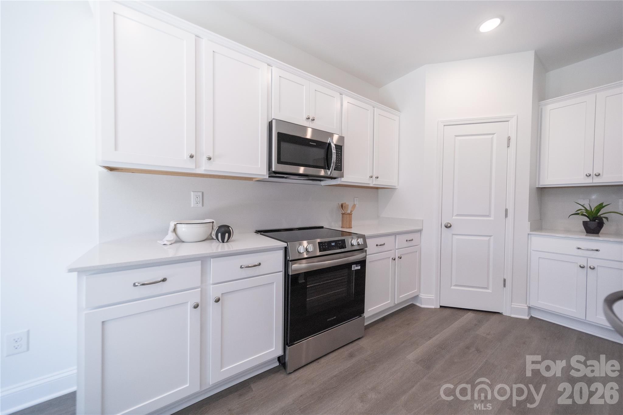 4986 Twin River Drive Property Photo 9
