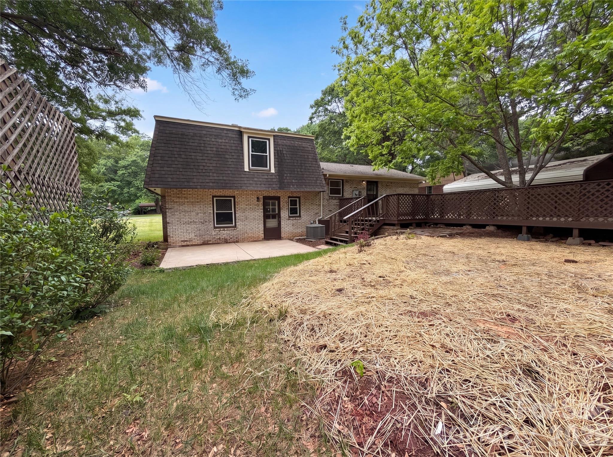 121 Pelham Lane Property Photo 5