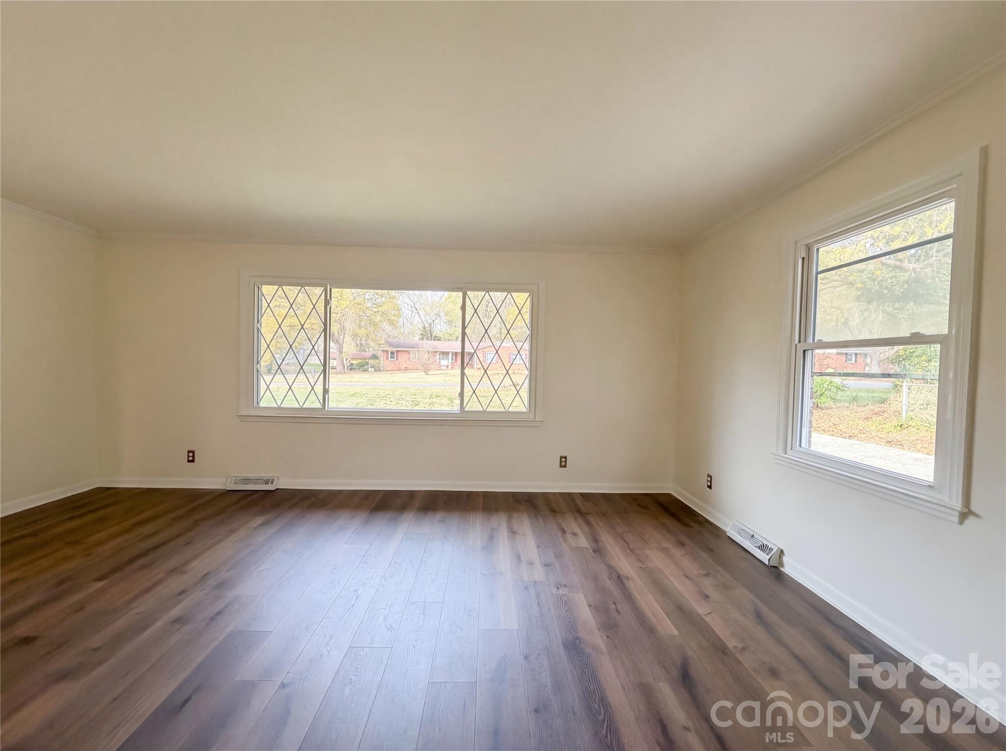 121 Pelham Lane Property Photo 8