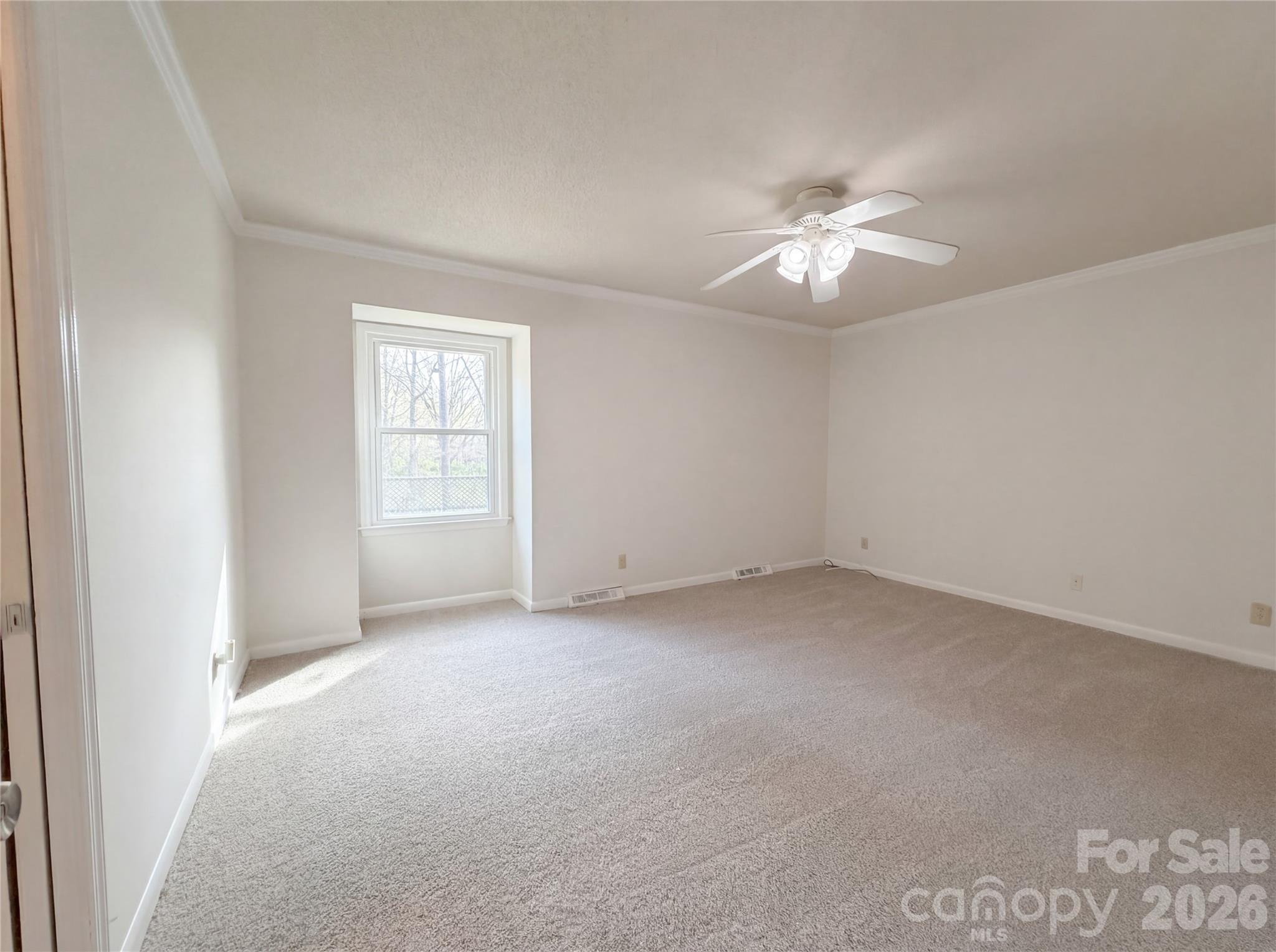 121 Pelham Lane Property Photo 12
