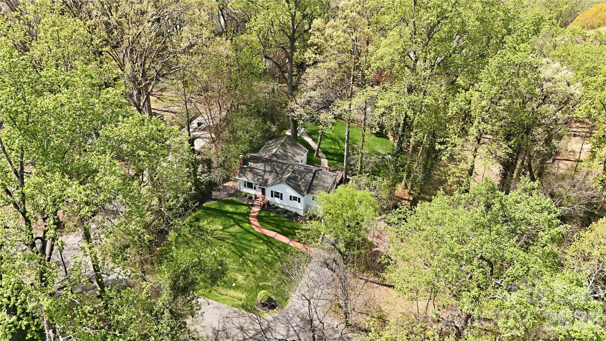 2732 Temple Lane Property Photo 4