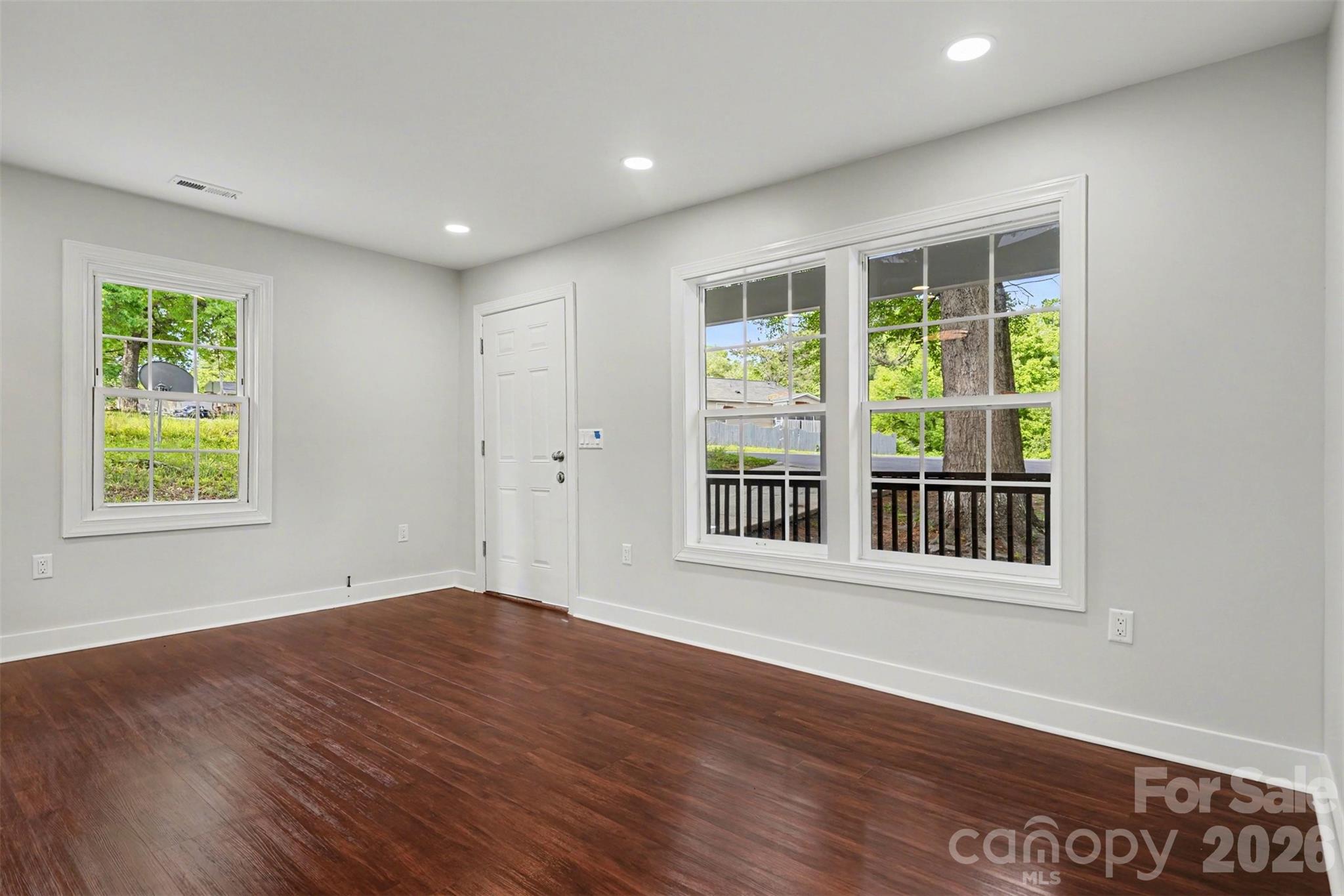722 S Weldon Street Property Photo 6