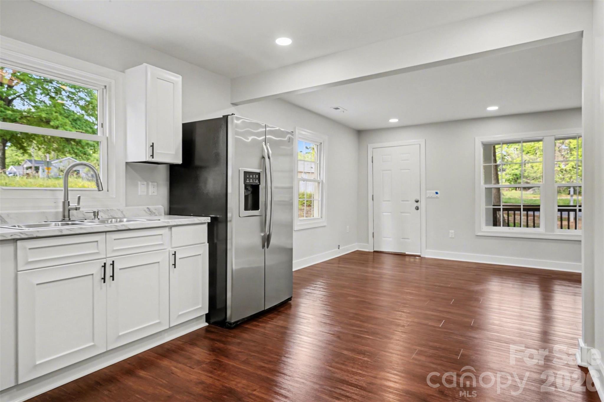 722 S Weldon Street Property Photo 8