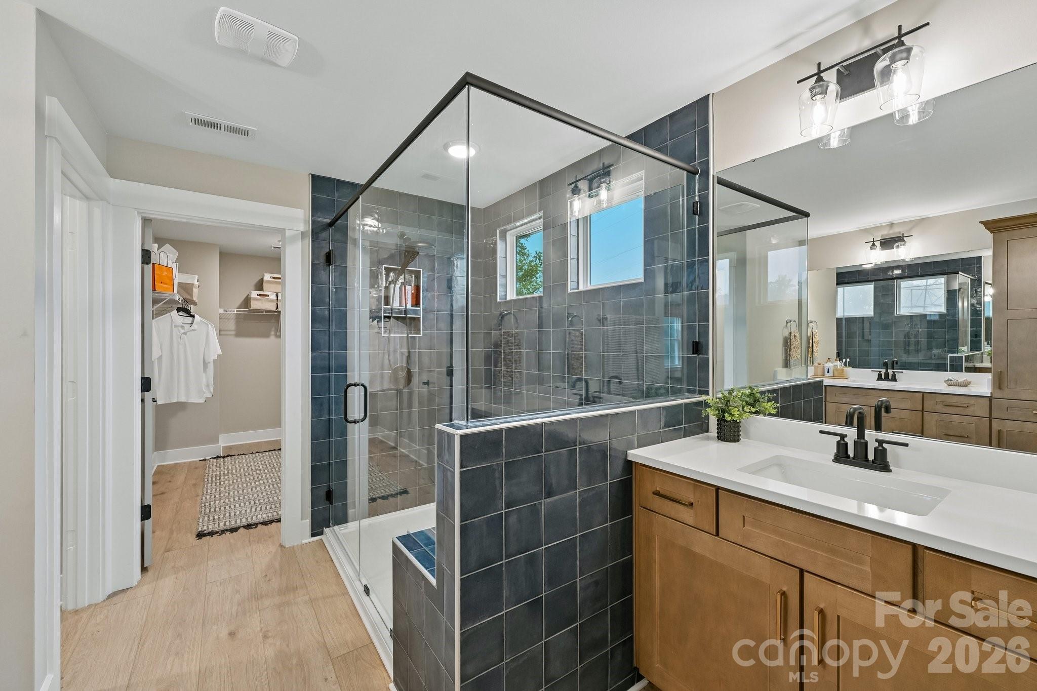 2818 Shenandoah Avenue Property Photo 24