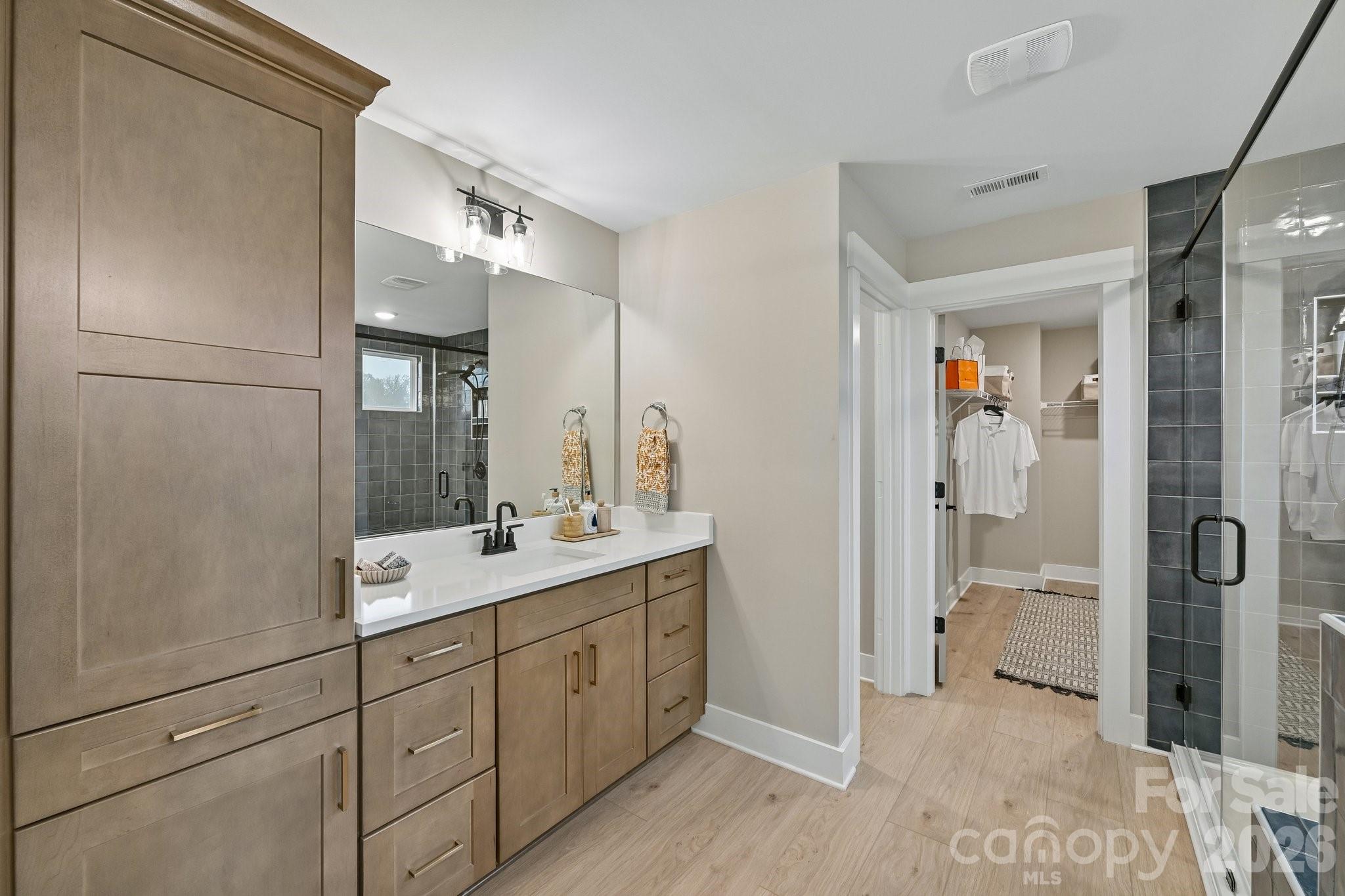 2818 Shenandoah Avenue Property Photo 25