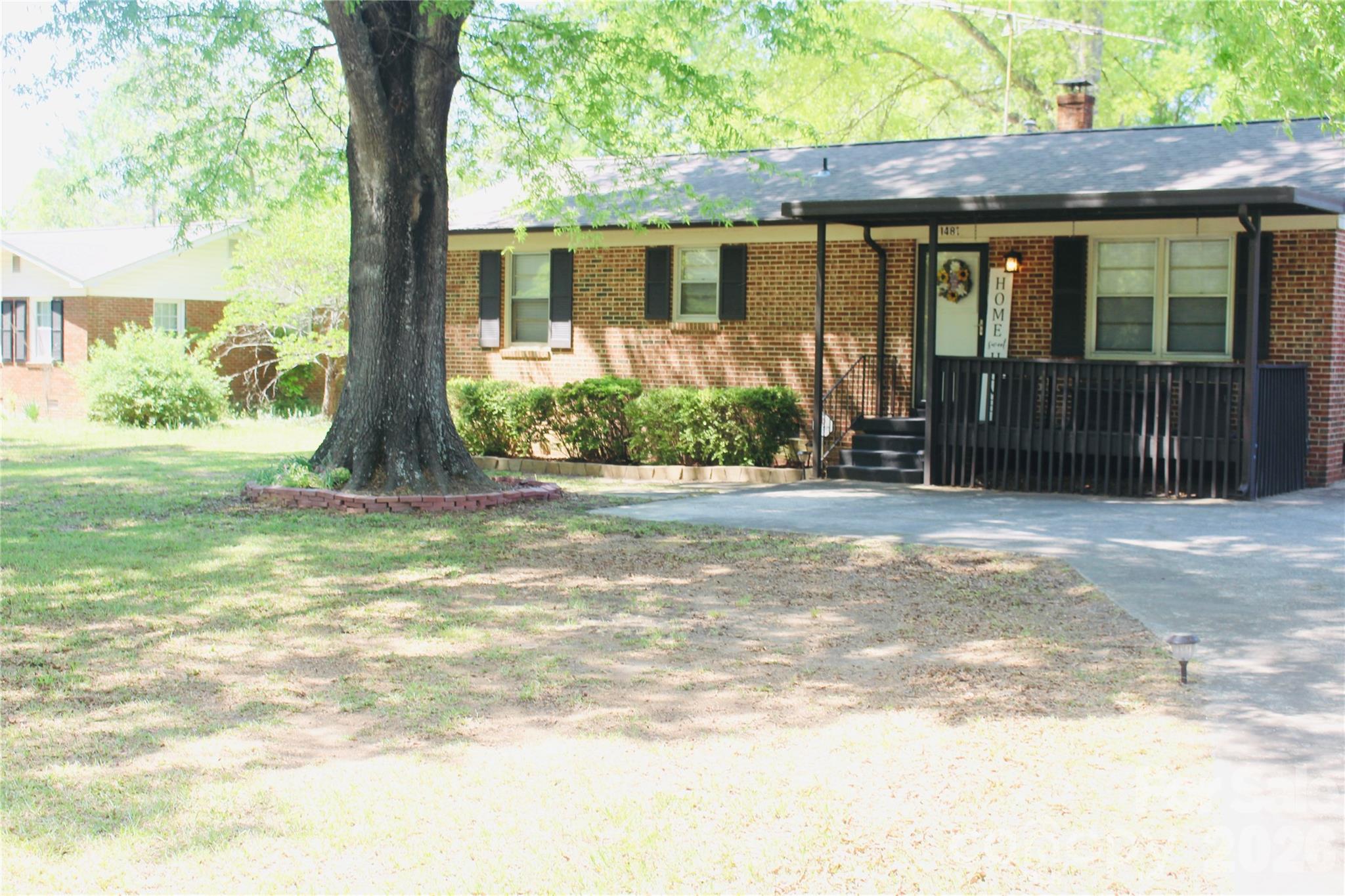 1481 Grace Avenue Property Photo 2