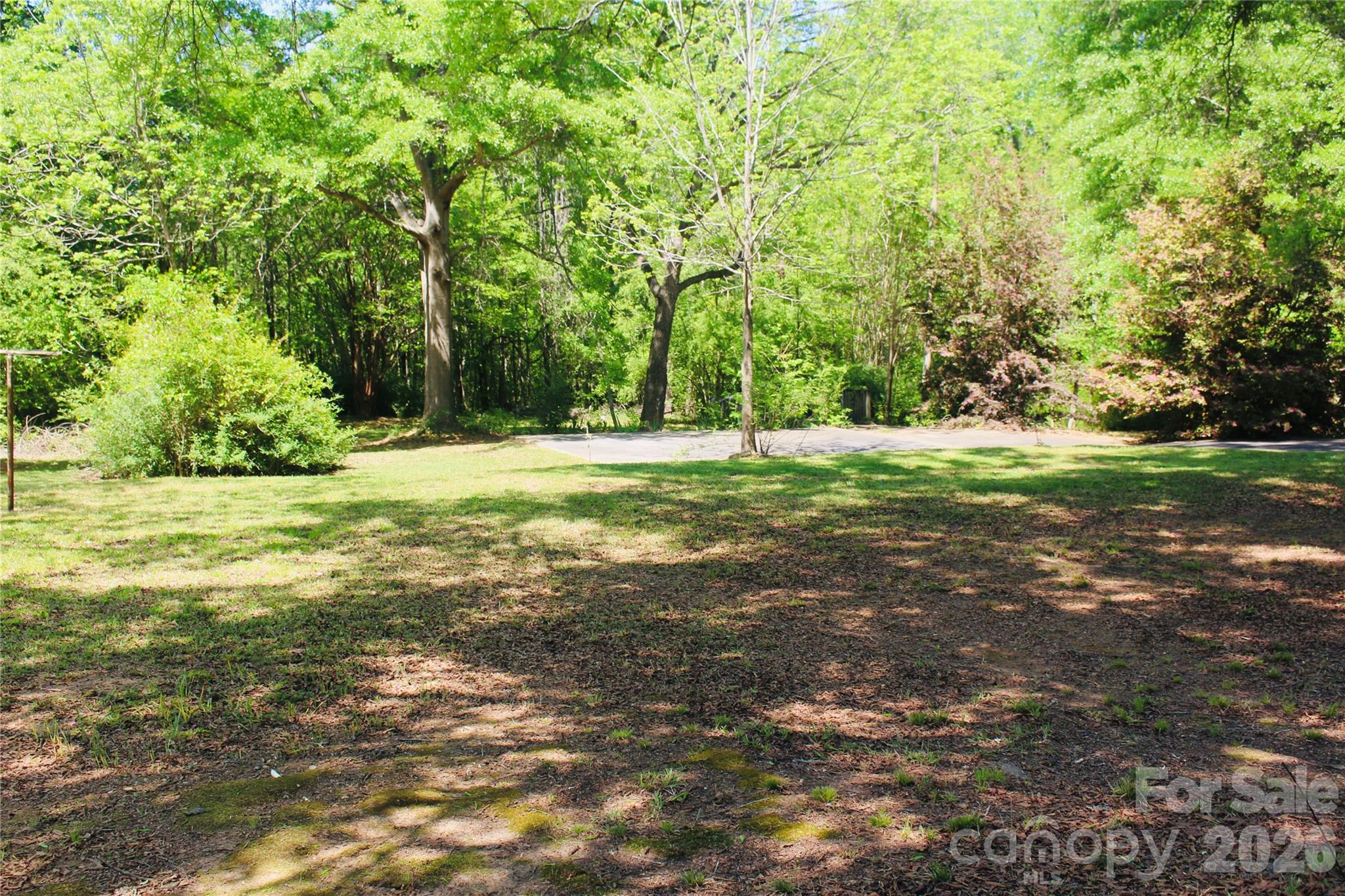 1481 Grace Avenue Property Photo 5