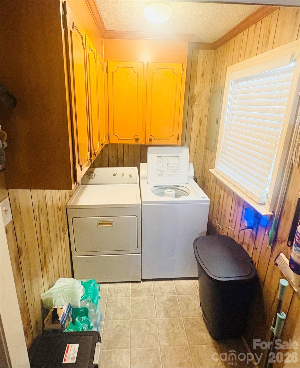 1481 Grace Avenue Property Photo 11